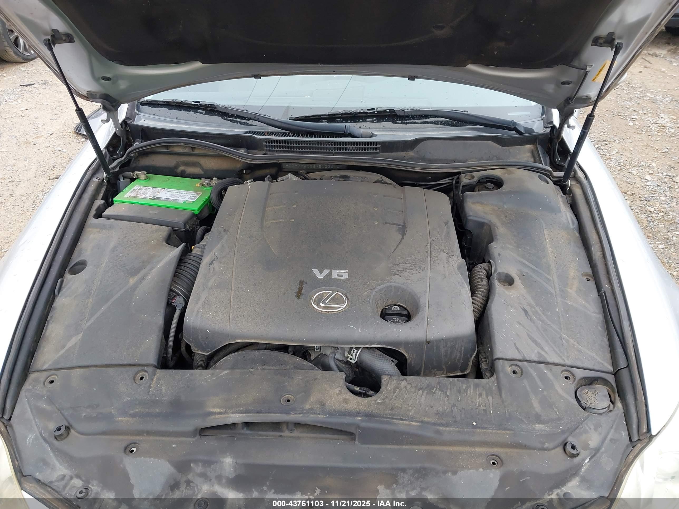 LEXUS IS image 10