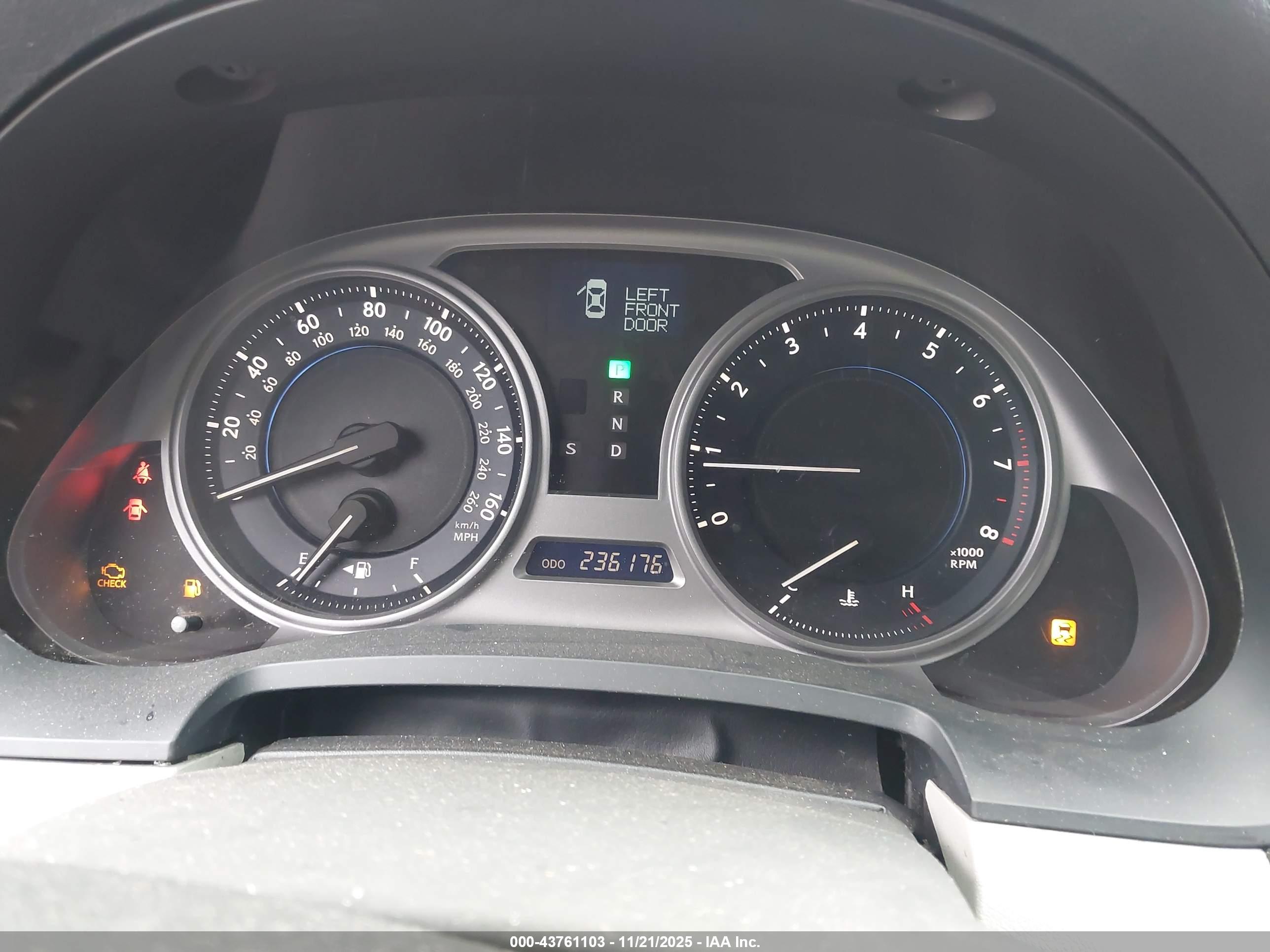 LEXUS IS image 7