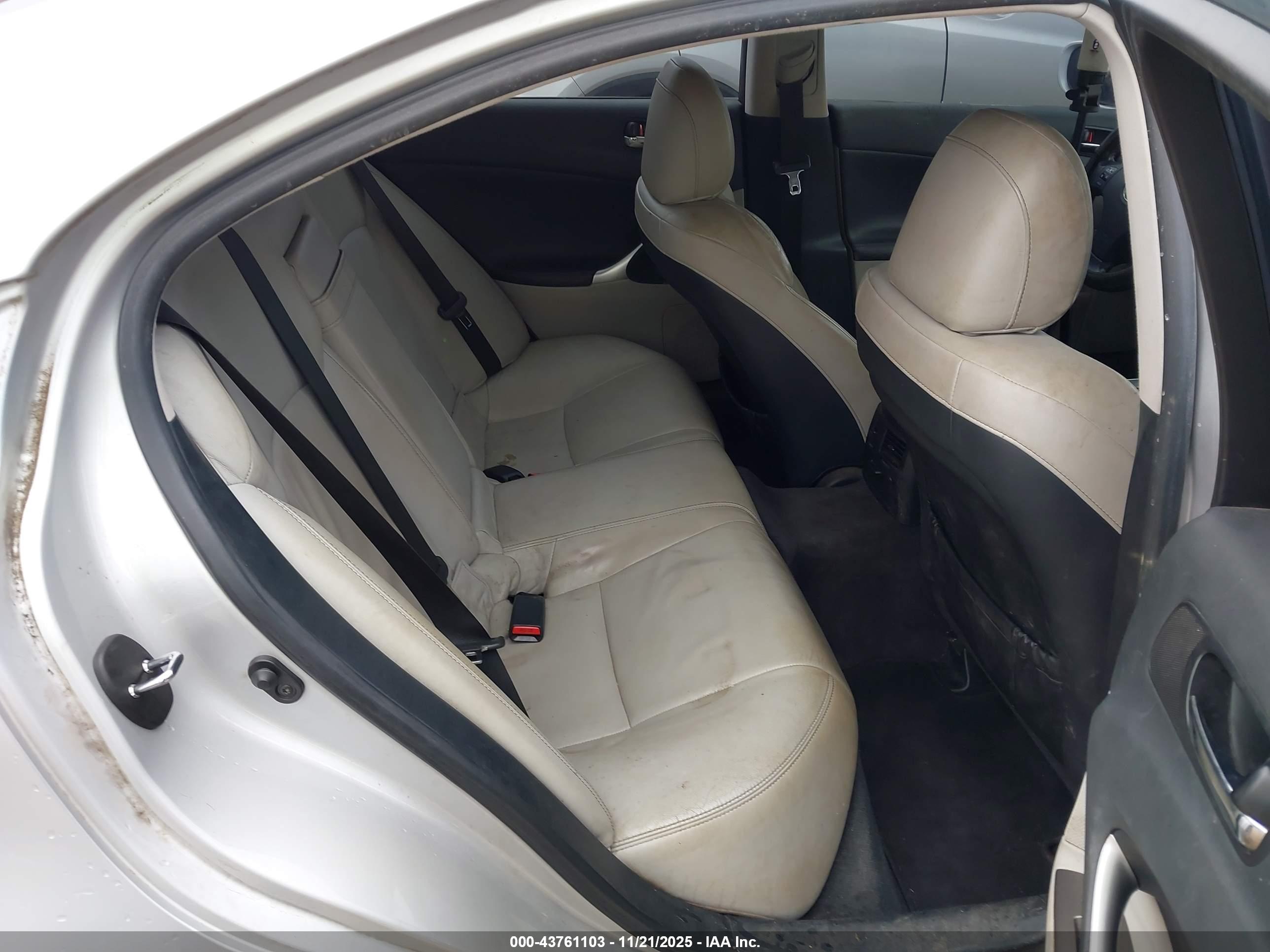 LEXUS IS image 8