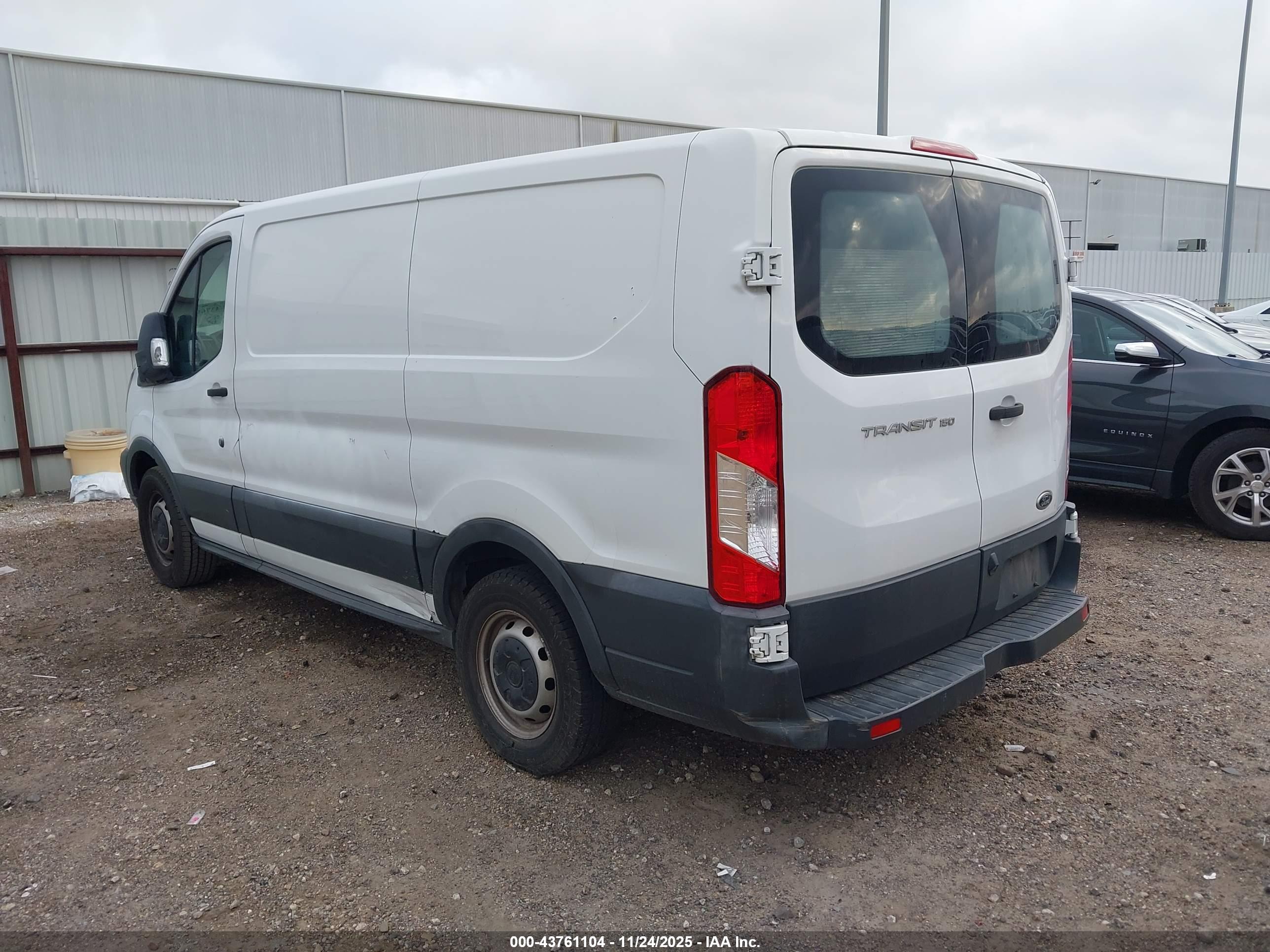 FORD TRANSIT-150 image 3
