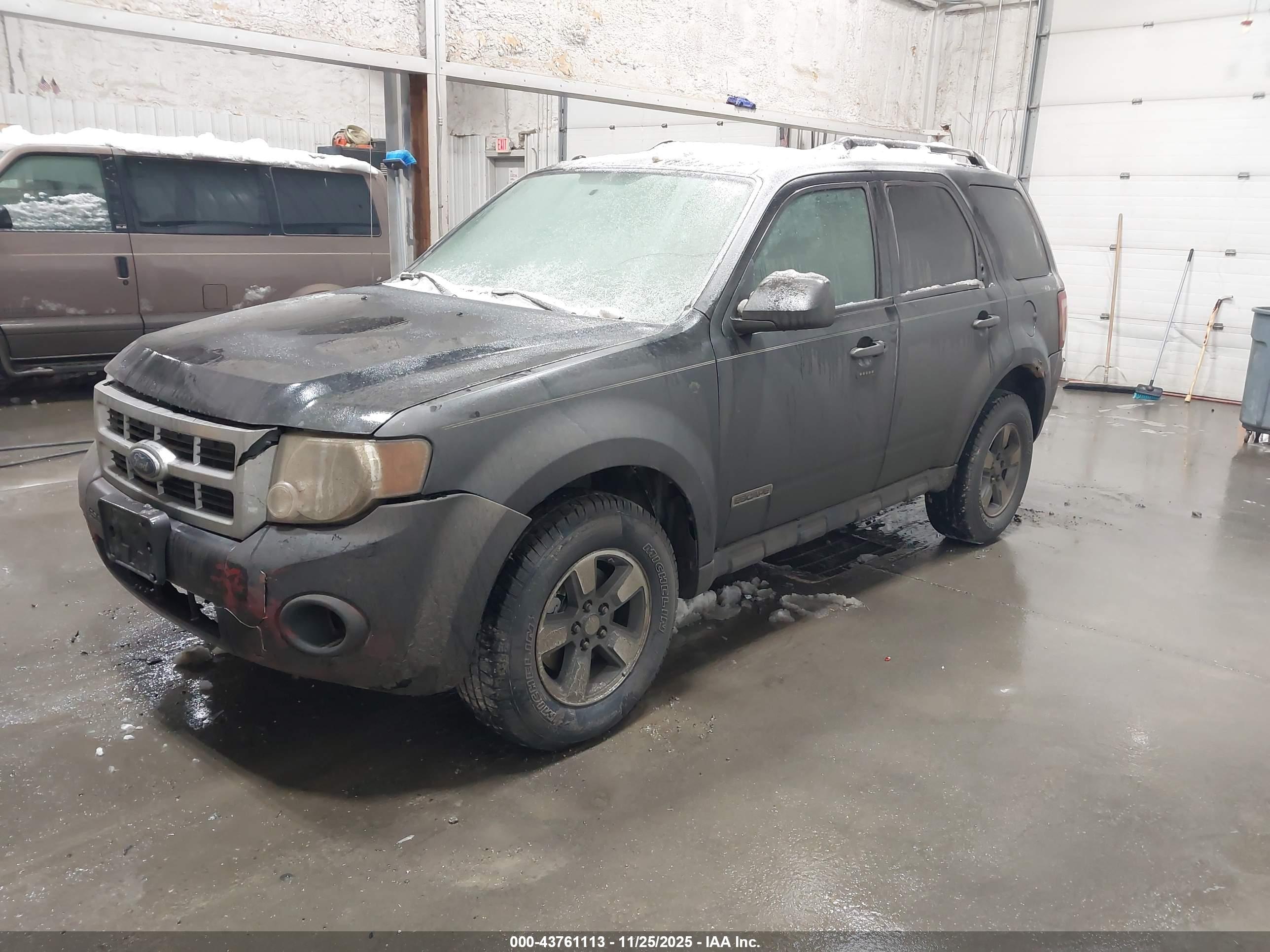FORD ESCAPE image 2