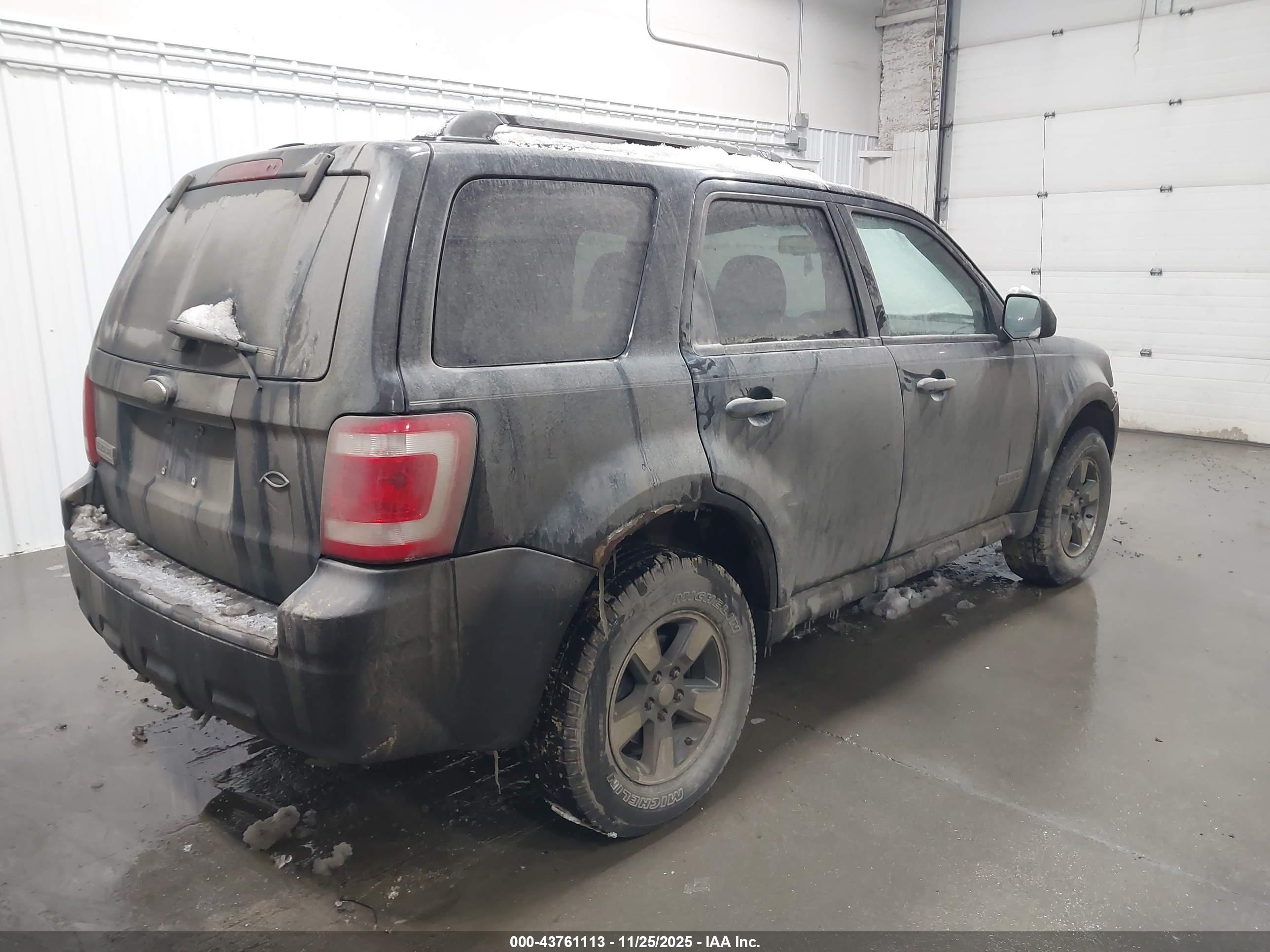 FORD ESCAPE image 4