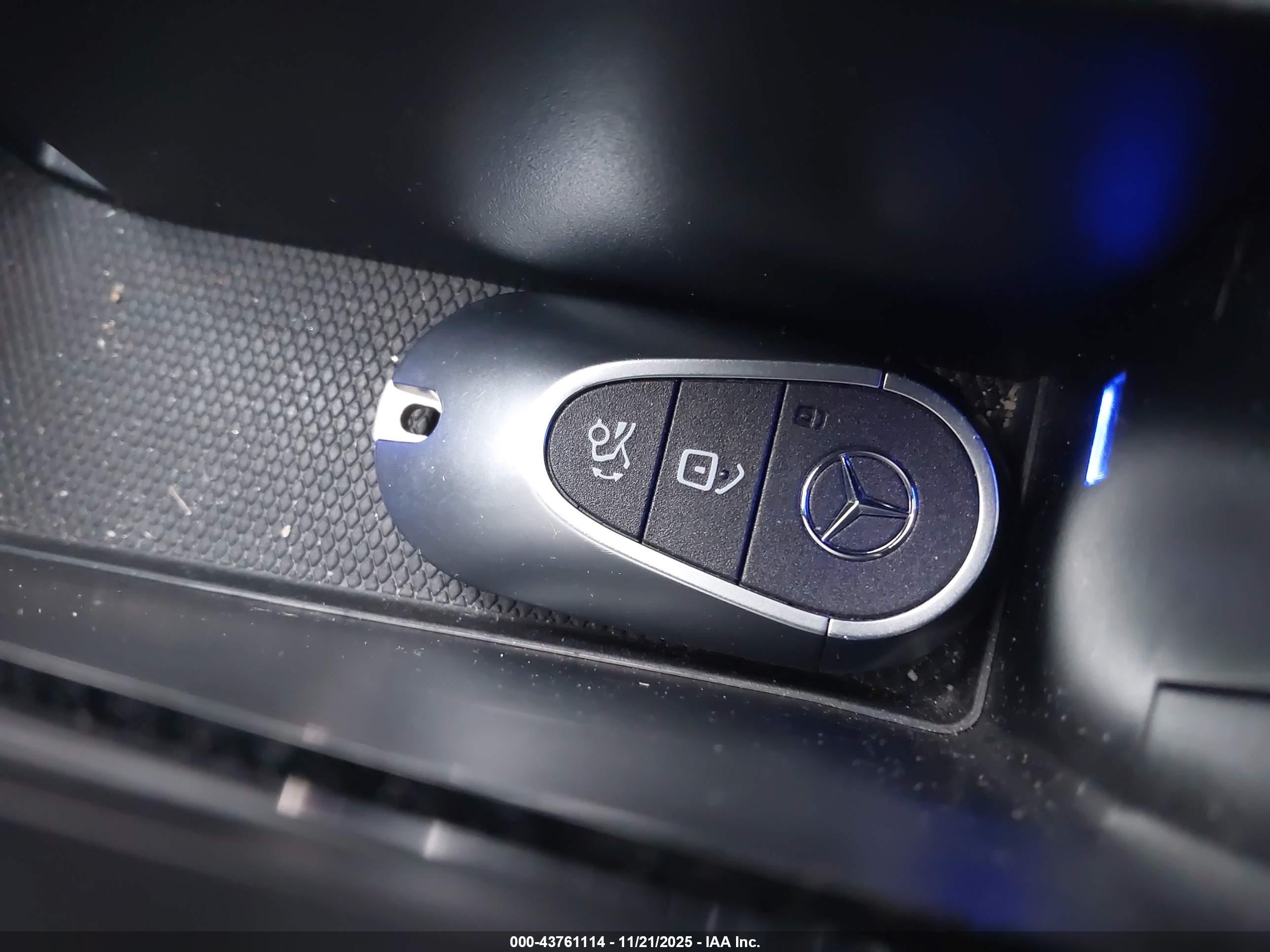 MERCEDES-BENZ C image 11