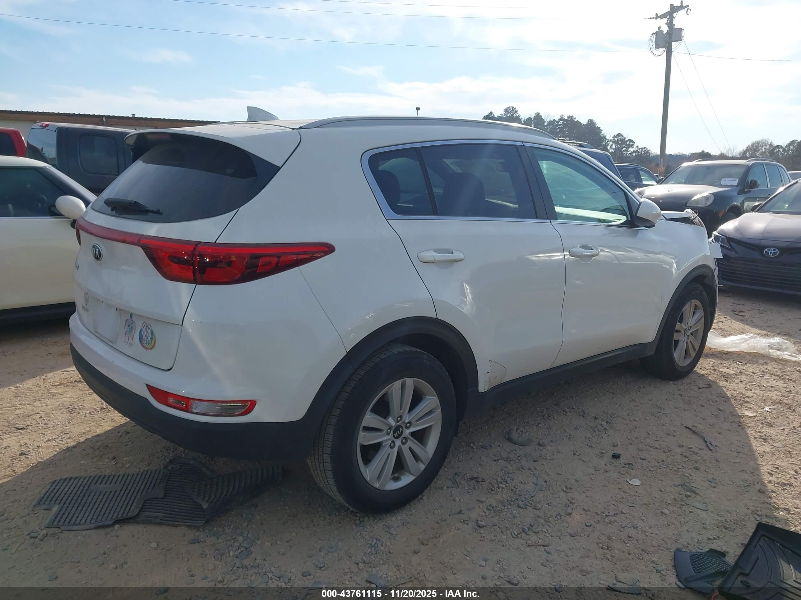 KIA SPORTAGE image 4