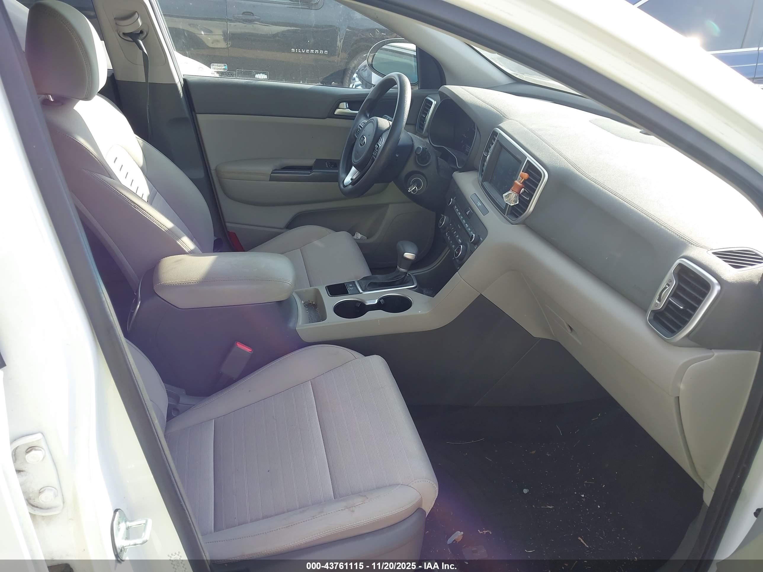 KIA SPORTAGE image 5