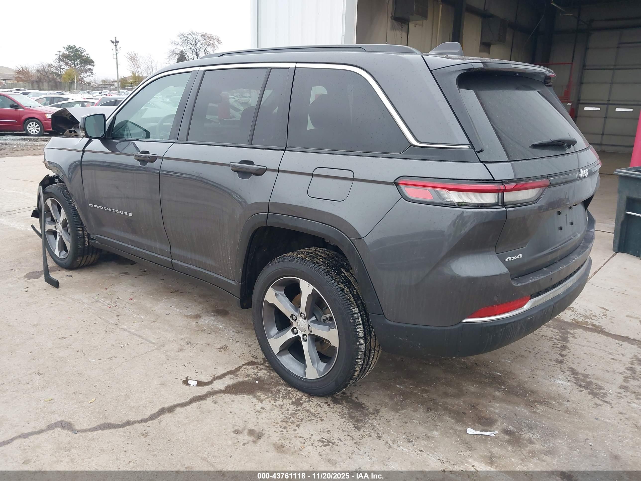 JEEP GRAND image 3