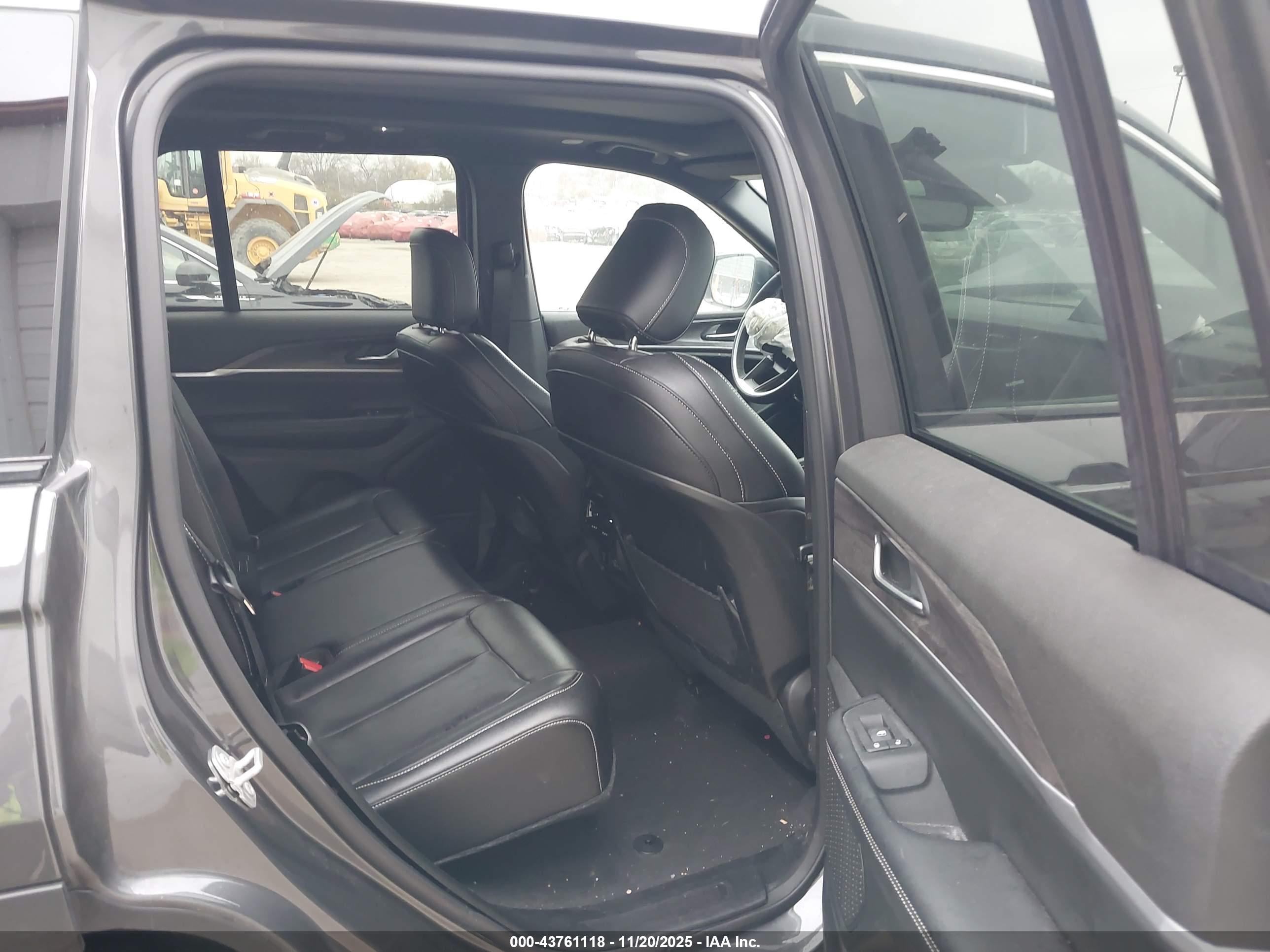 JEEP GRAND image 8