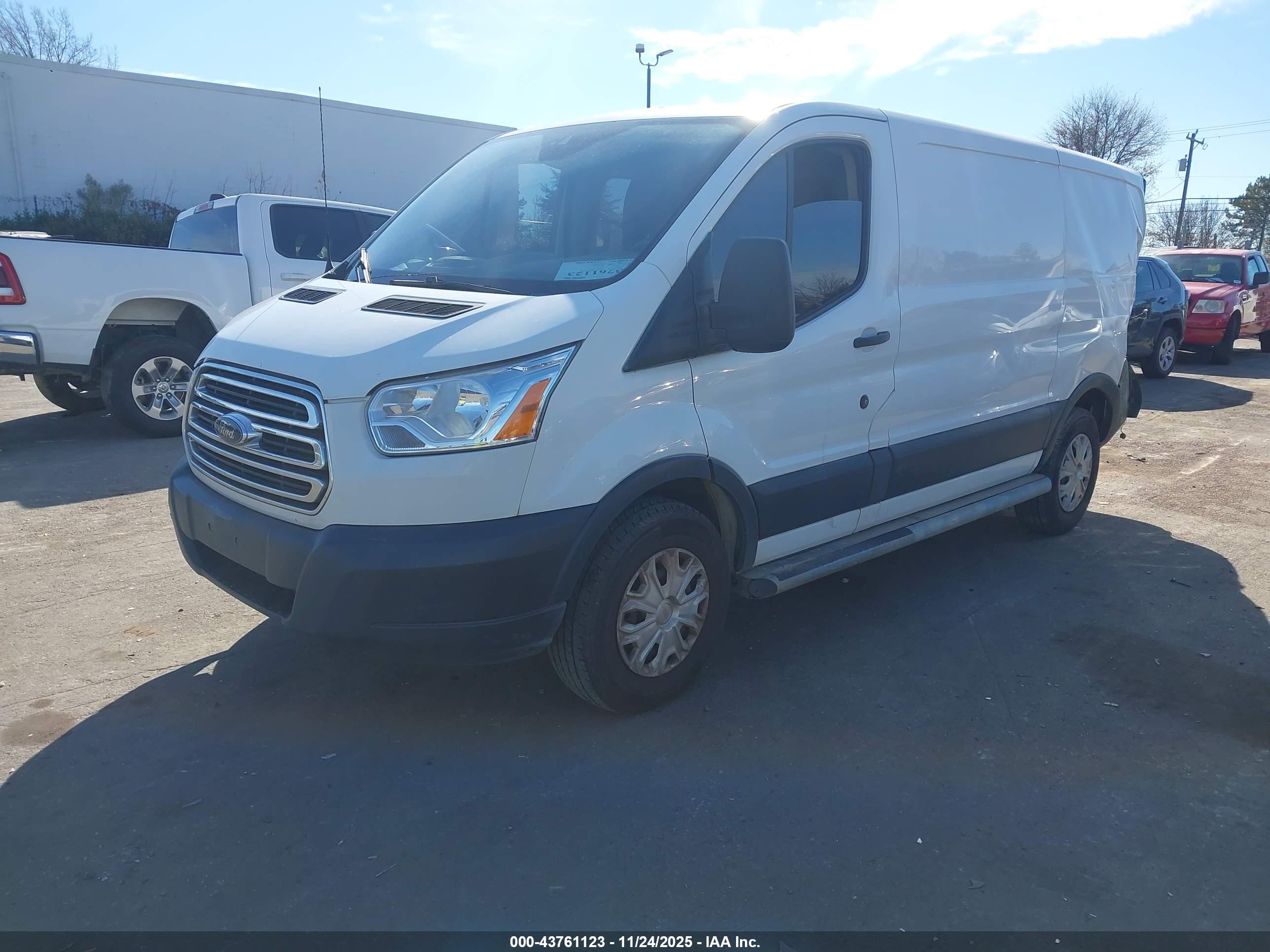 FORD TRANSIT-250 image 2