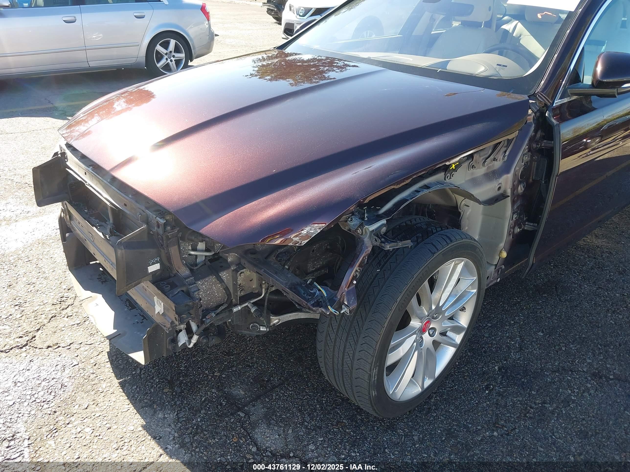 JAGUAR XF image 6