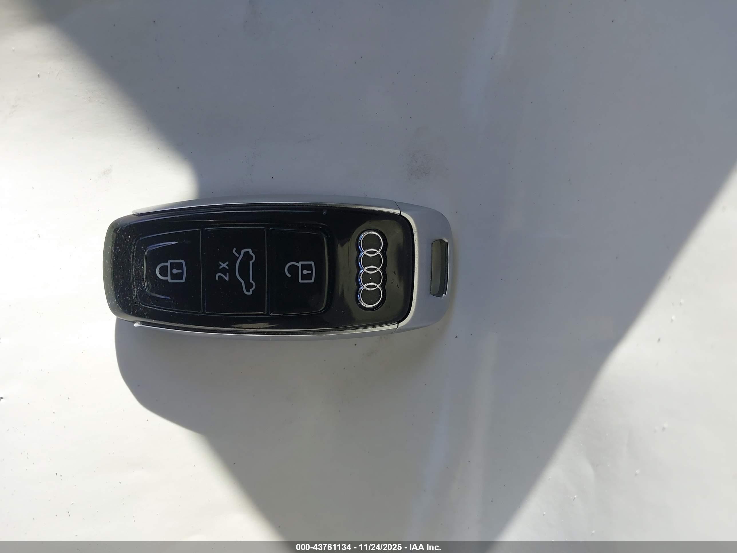 AUDI A6 image 11