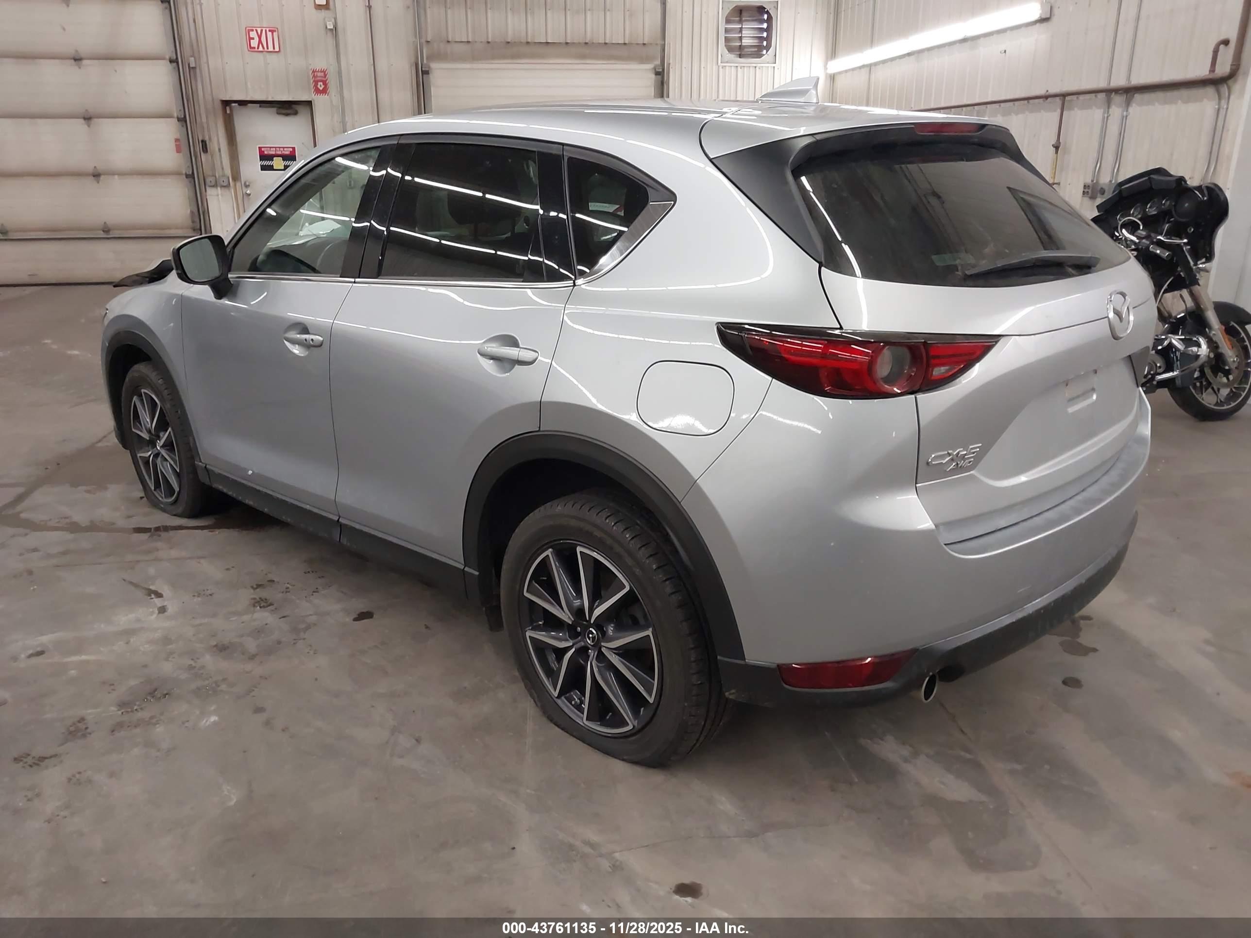 MAZDA CX-5 image 3