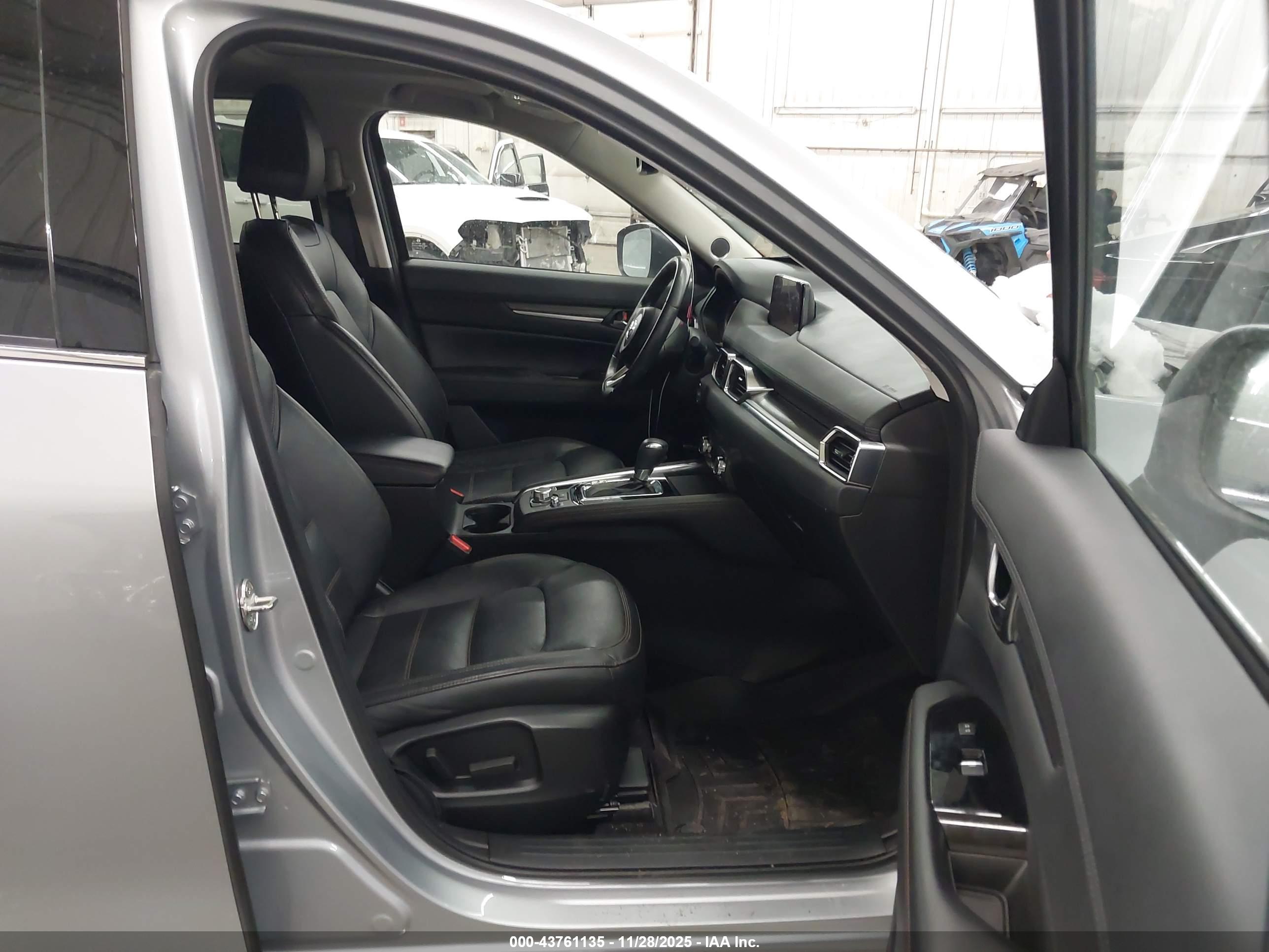 MAZDA CX-5 image 5