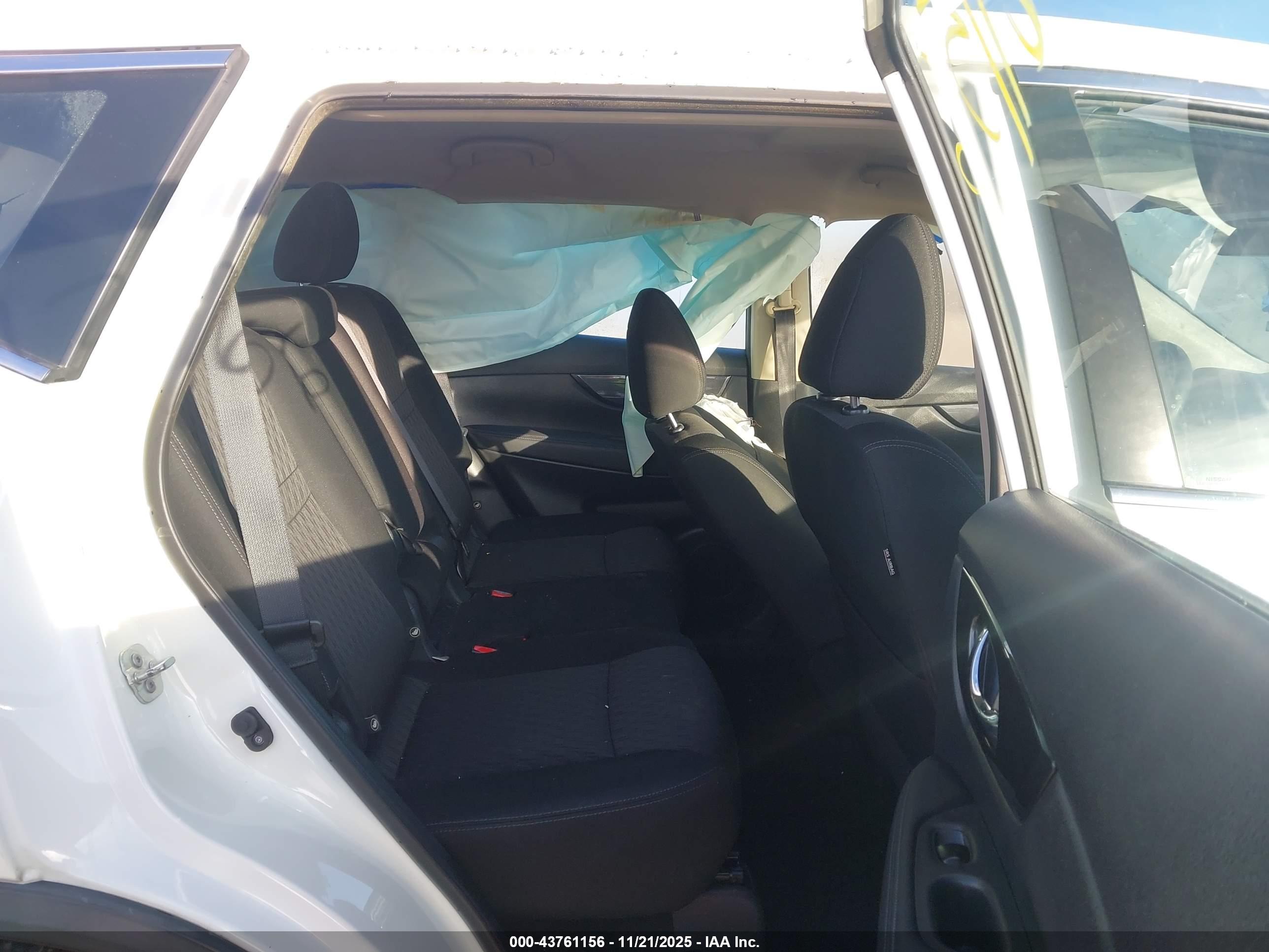 NISSAN ROGUE image 8