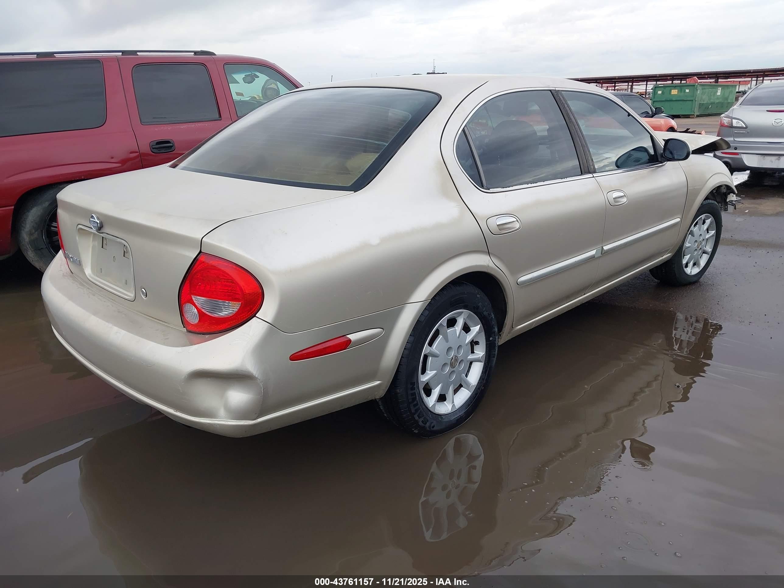 NISSAN MAXIMA image 4