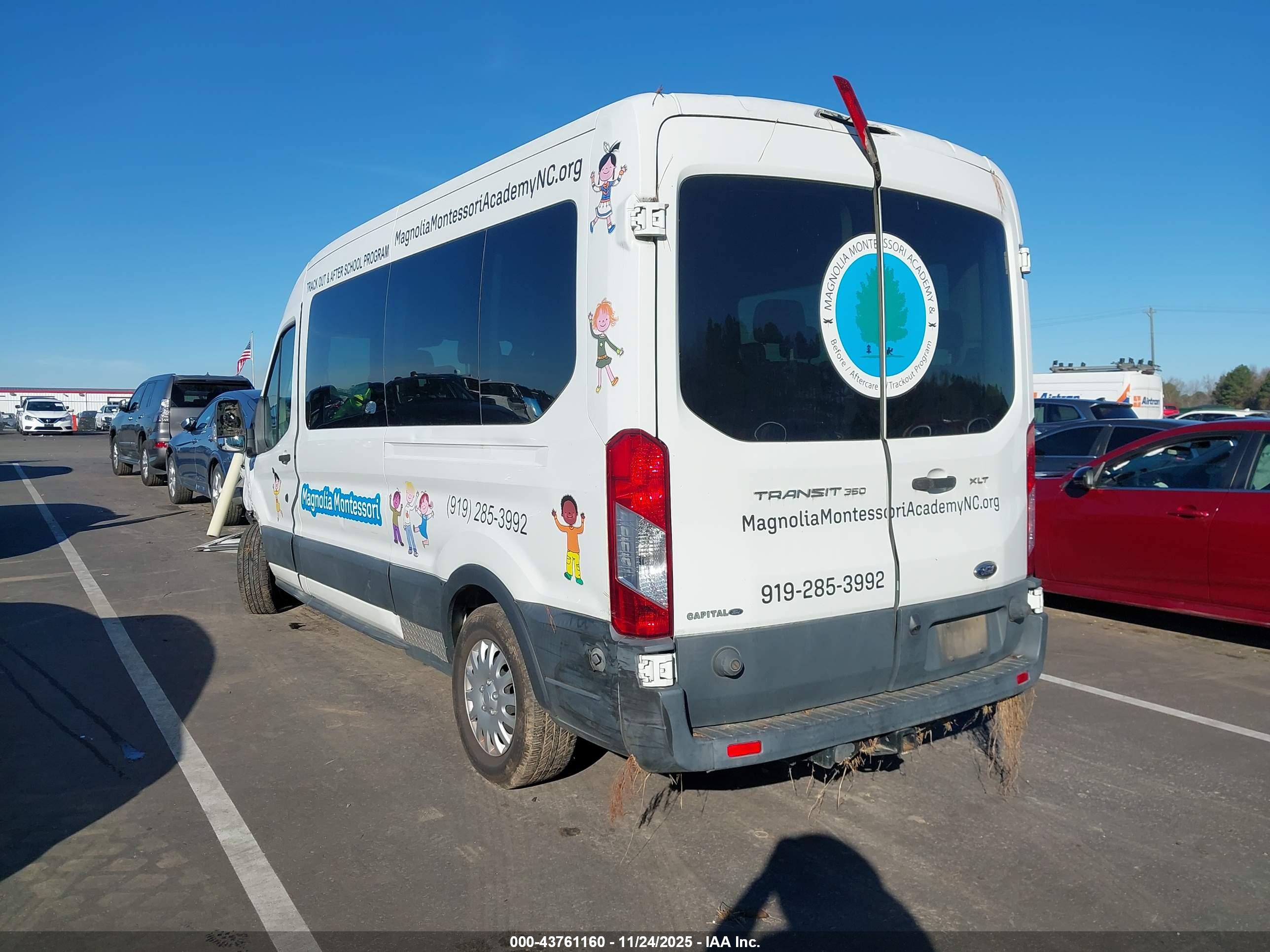 FORD TRANSIT-350 image 3