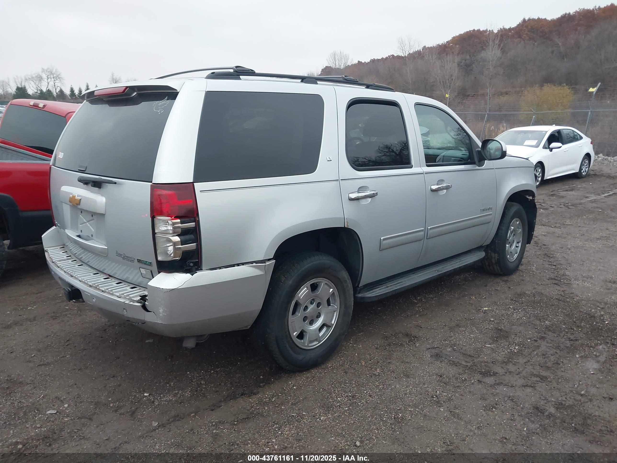 CHEVROLET TAHOE image 4
