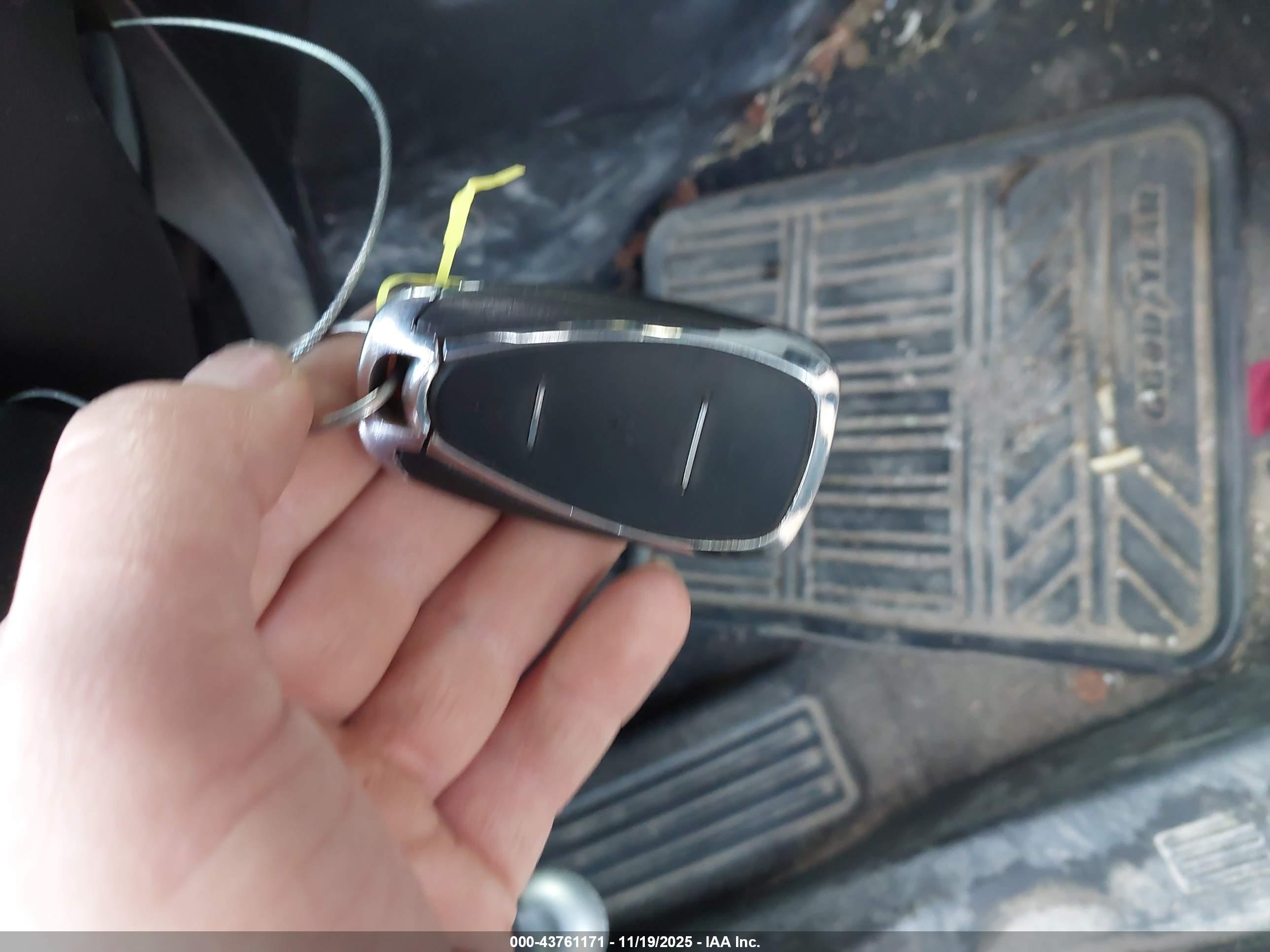 CHEVROLET EQUINOX image 11