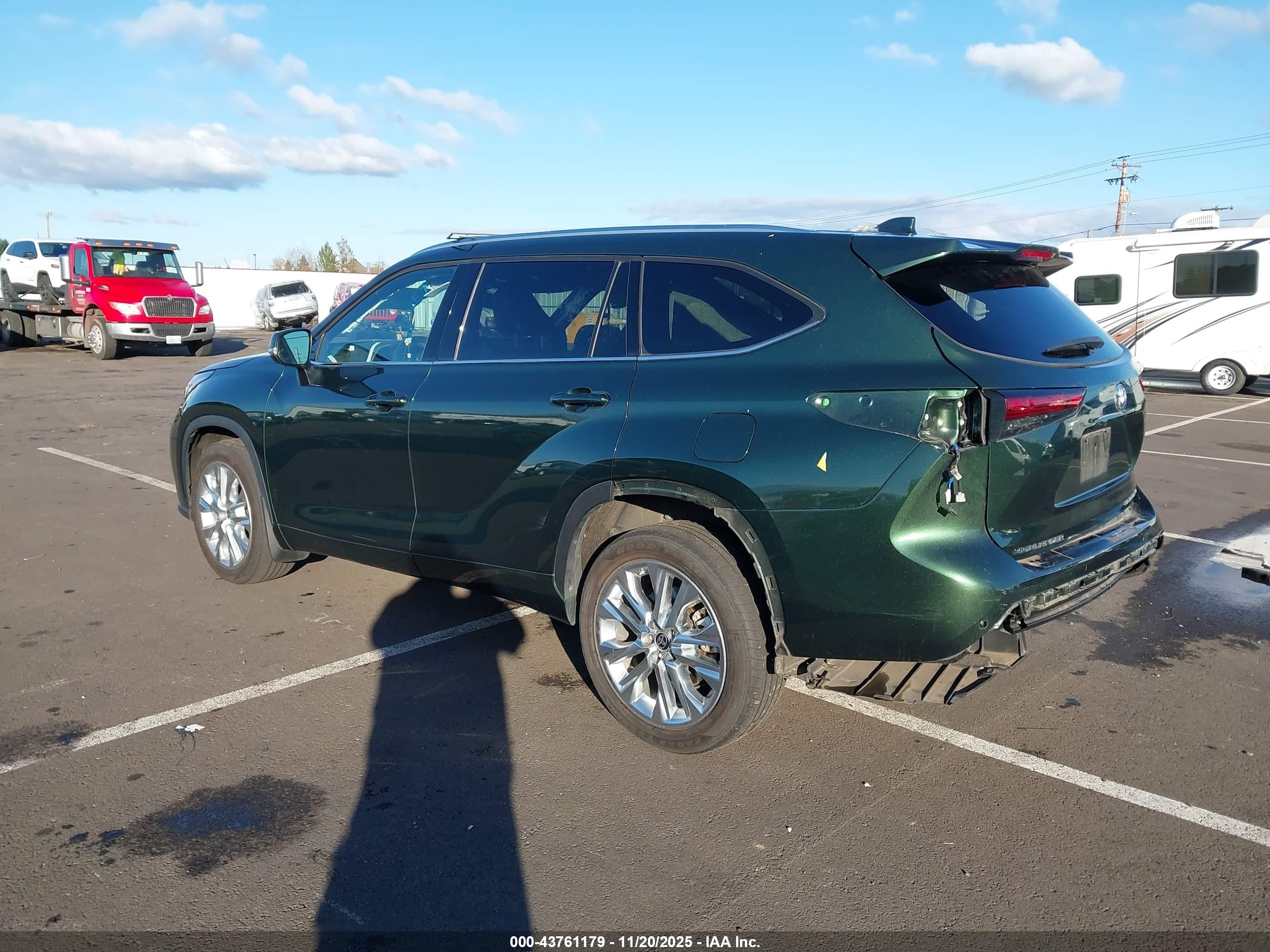 TOYOTA HIGHLANDER image 3