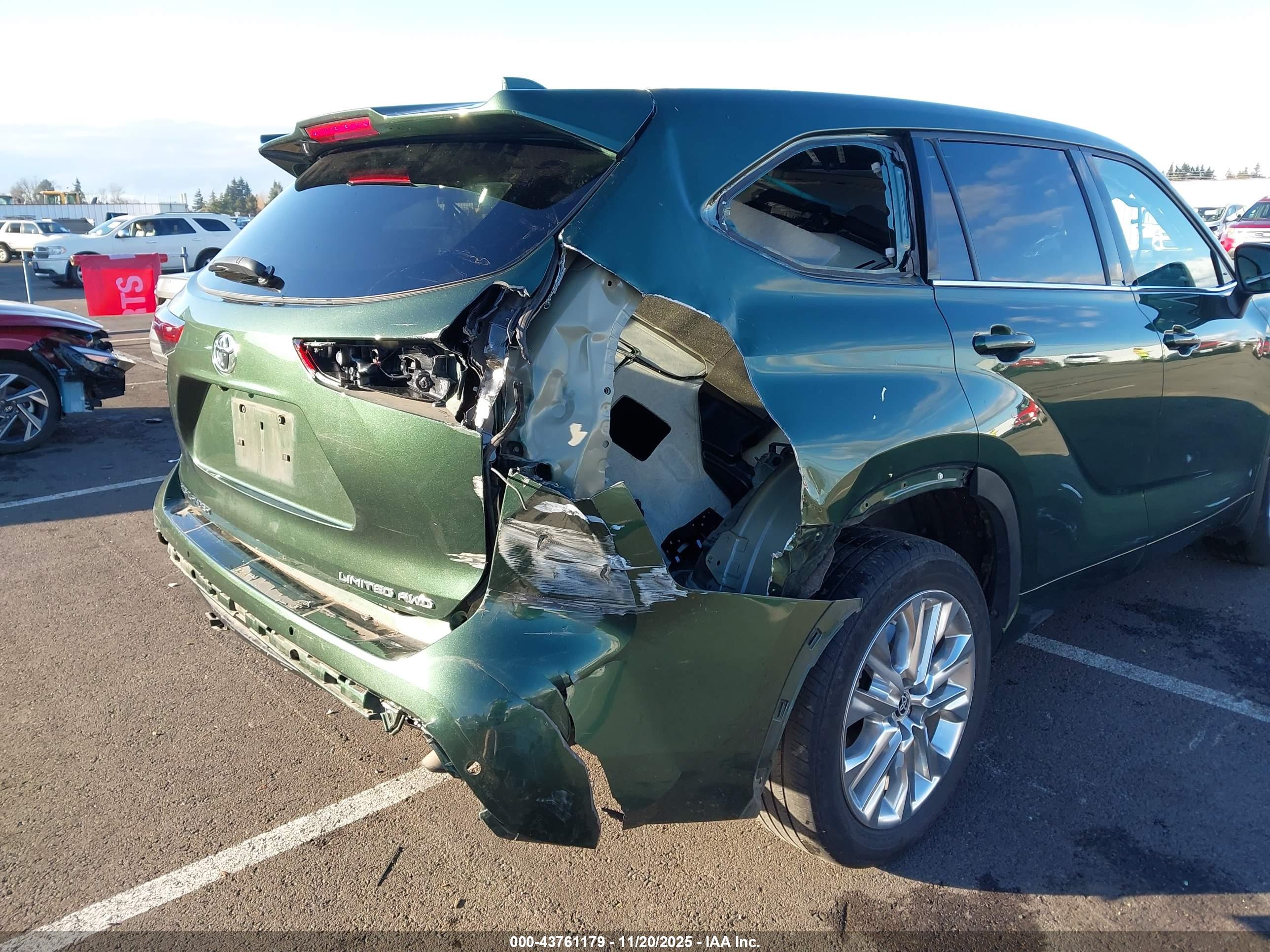 TOYOTA HIGHLANDER image 6
