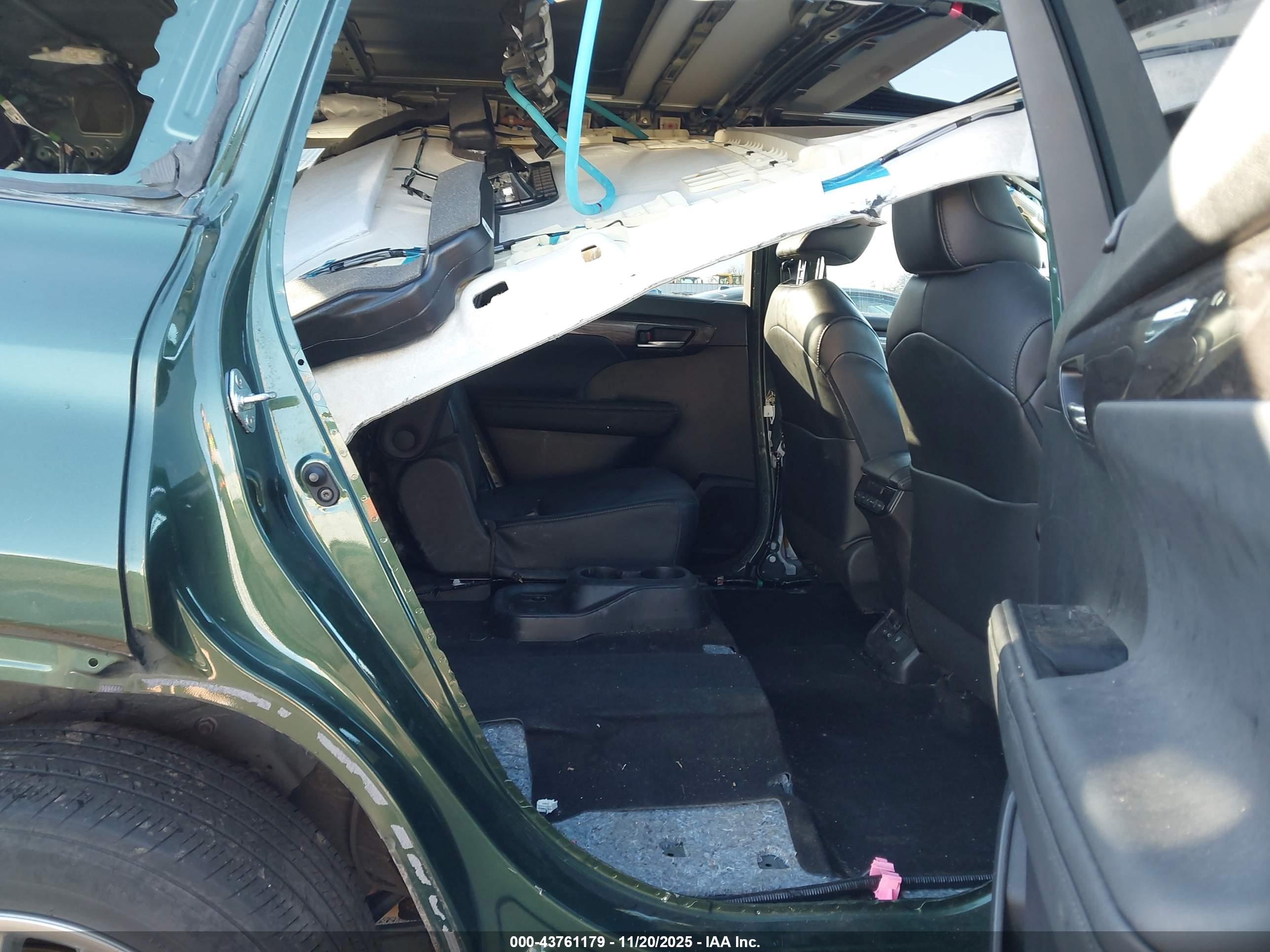 TOYOTA HIGHLANDER image 8