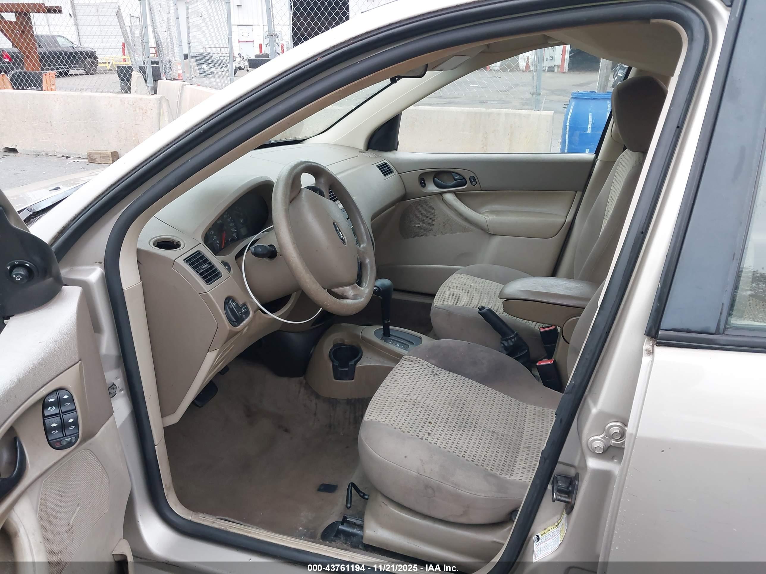 FORD FOCUS image 5
