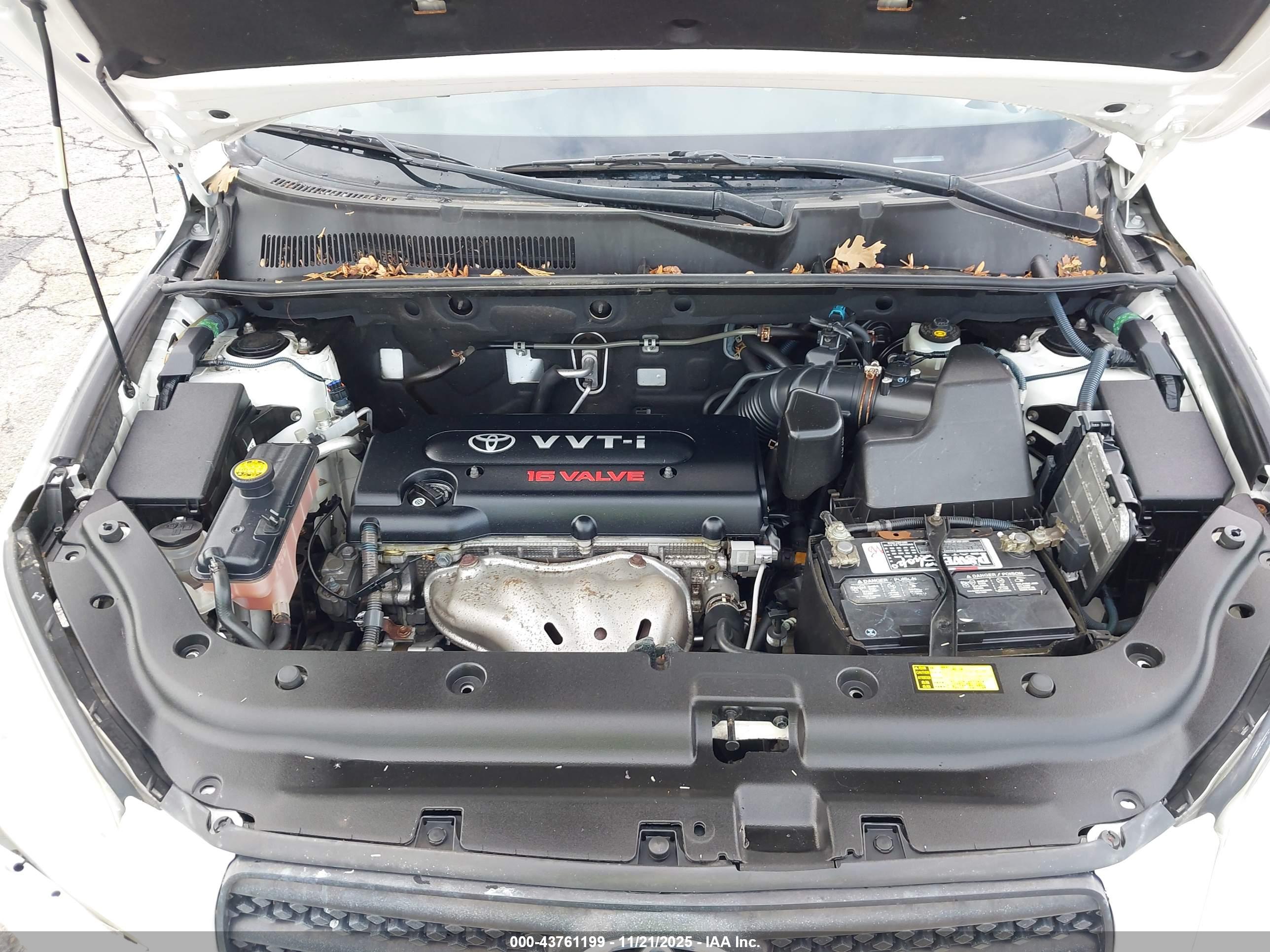 TOYOTA RAV4 image 10