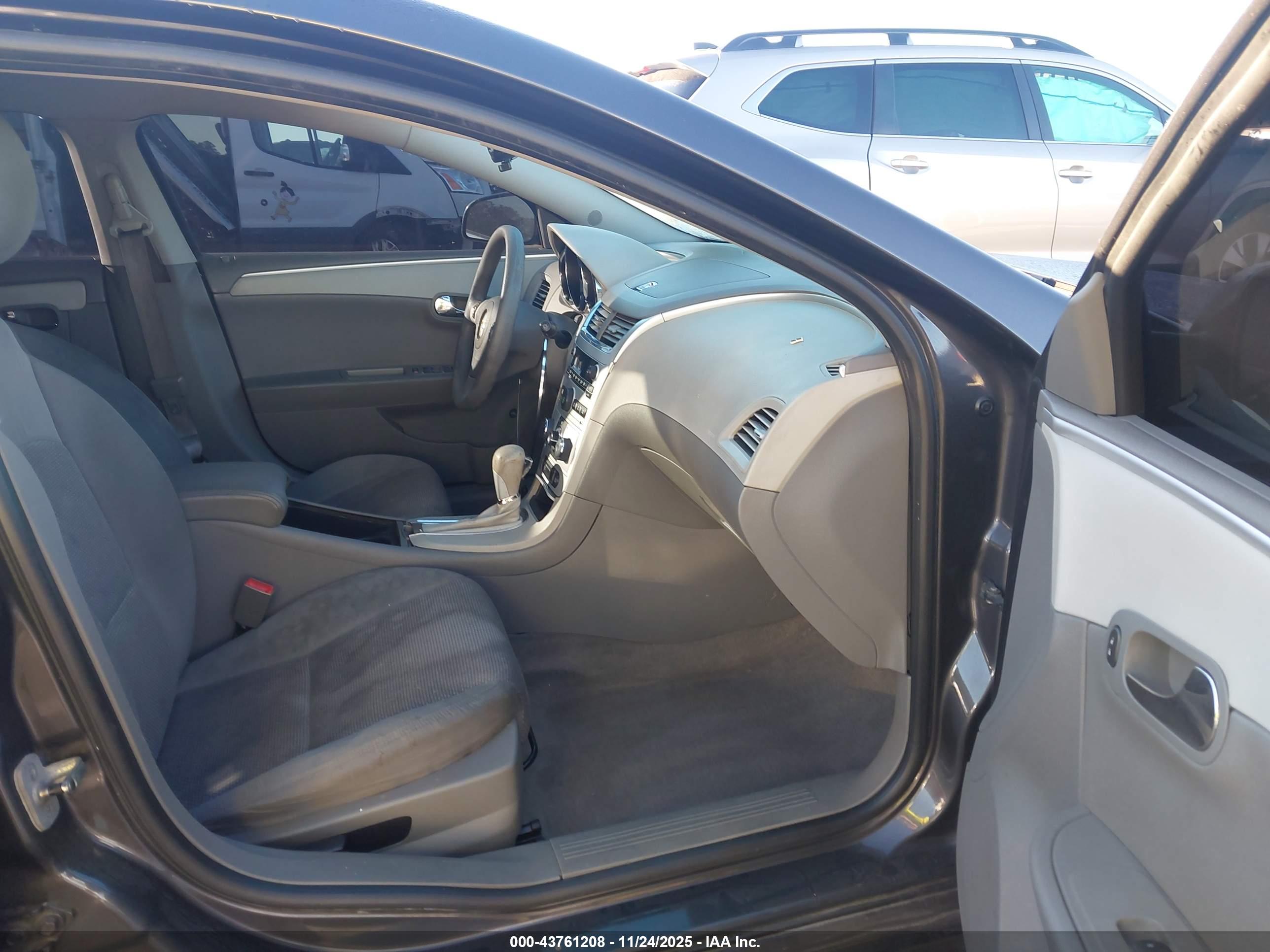 CHEVROLET MALIBU image 5