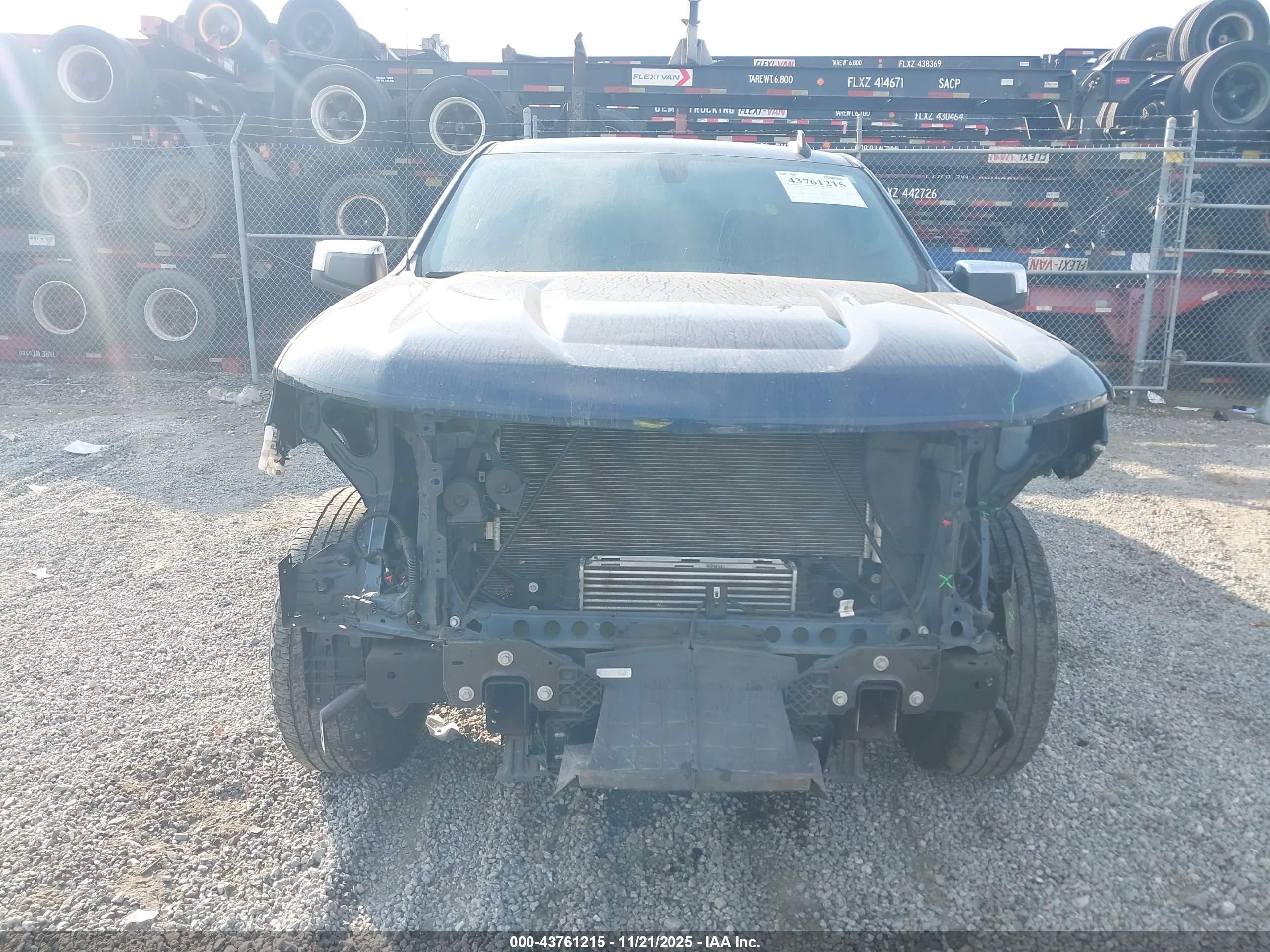 CHEVROLET SILVERADO image 6