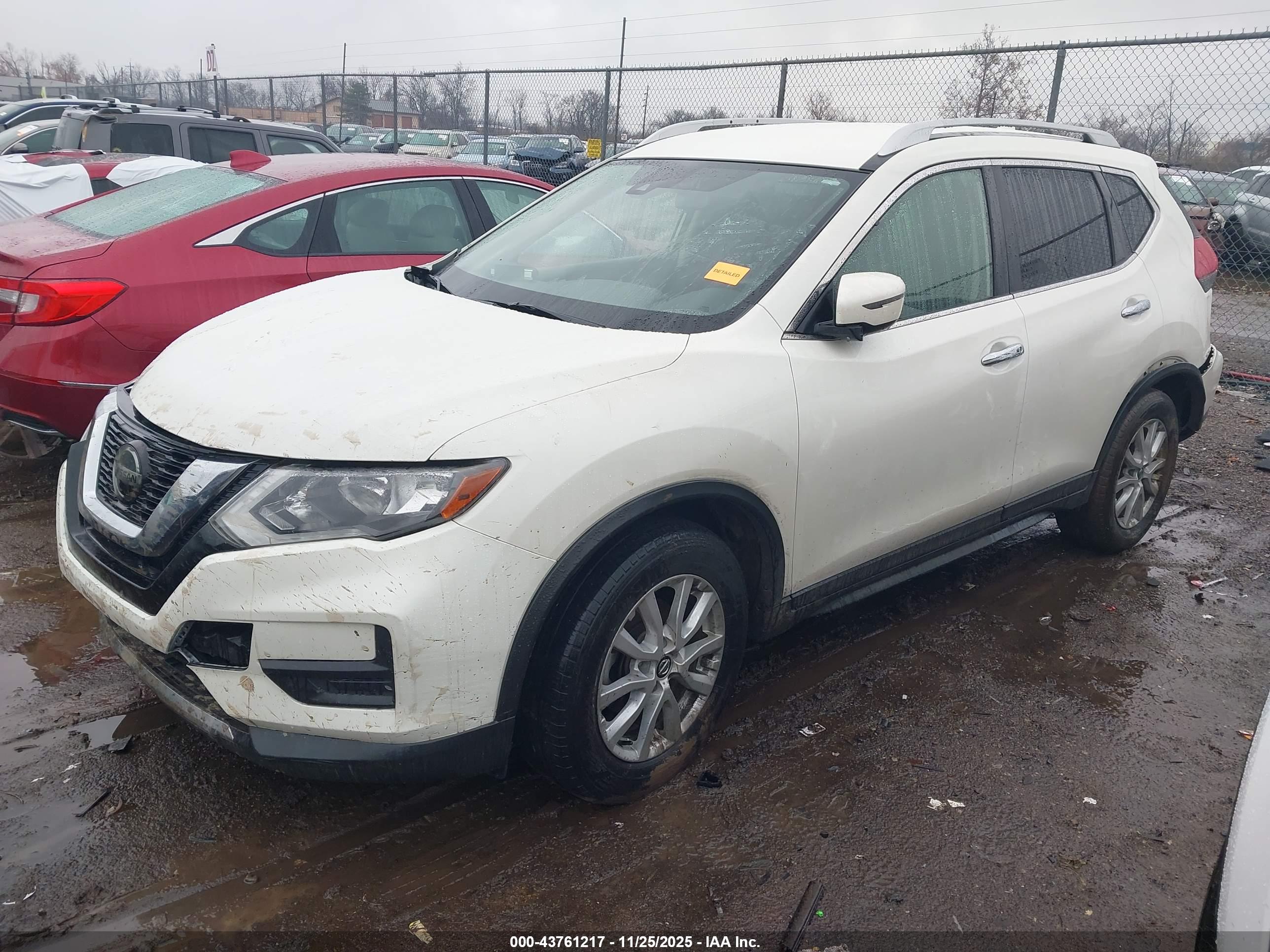 NISSAN ROGUE image 2