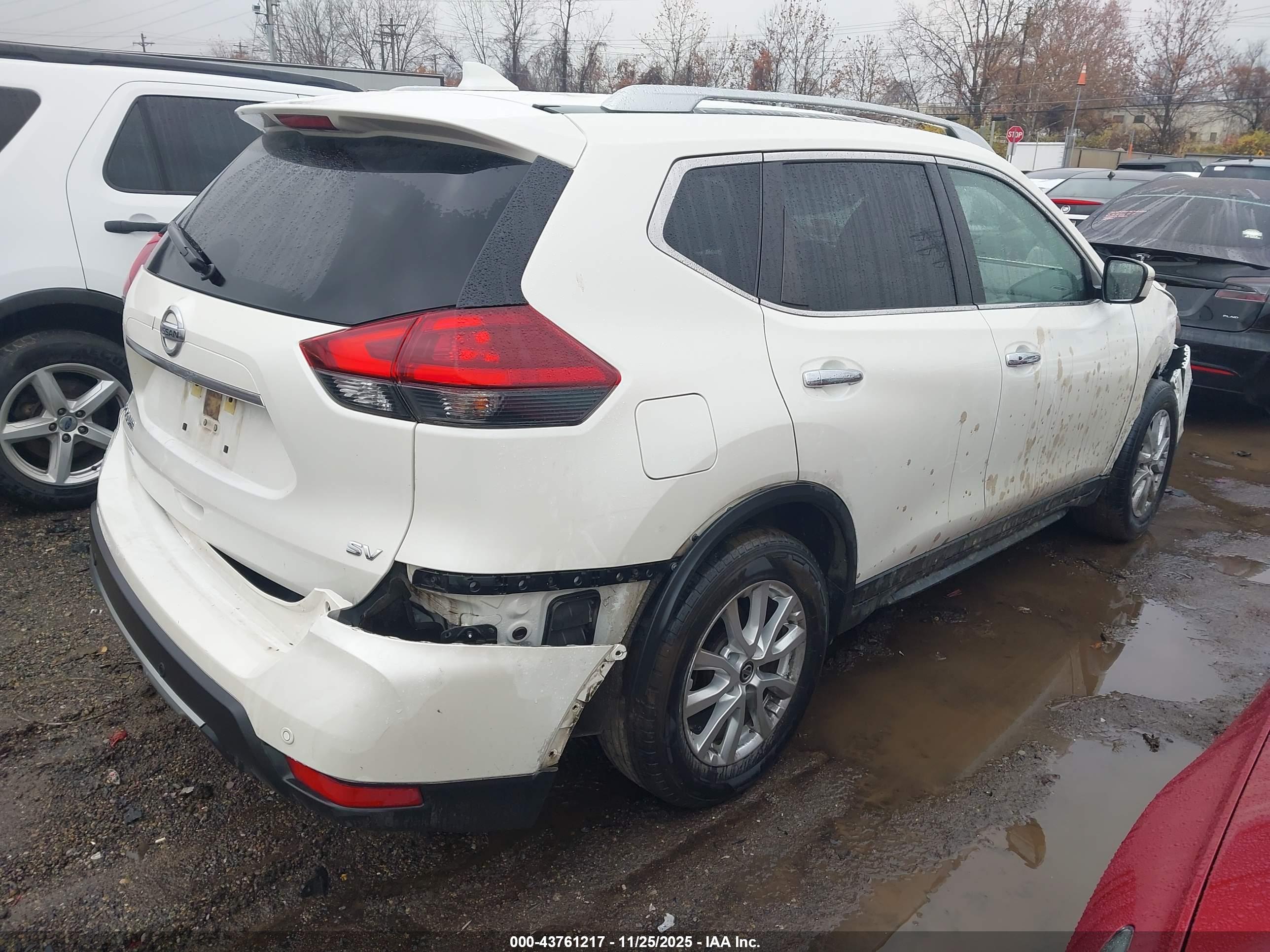 NISSAN ROGUE image 4