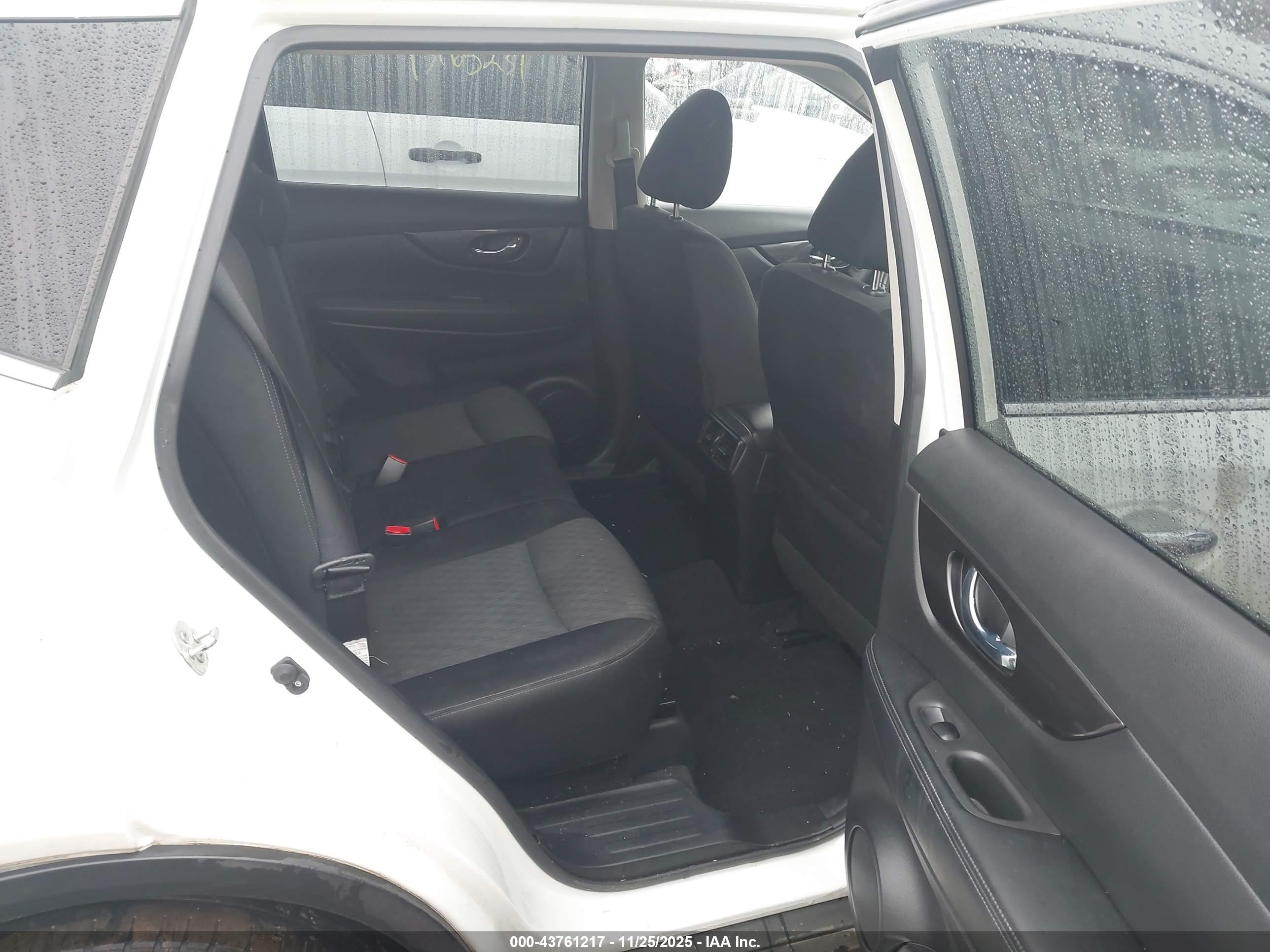 NISSAN ROGUE image 8