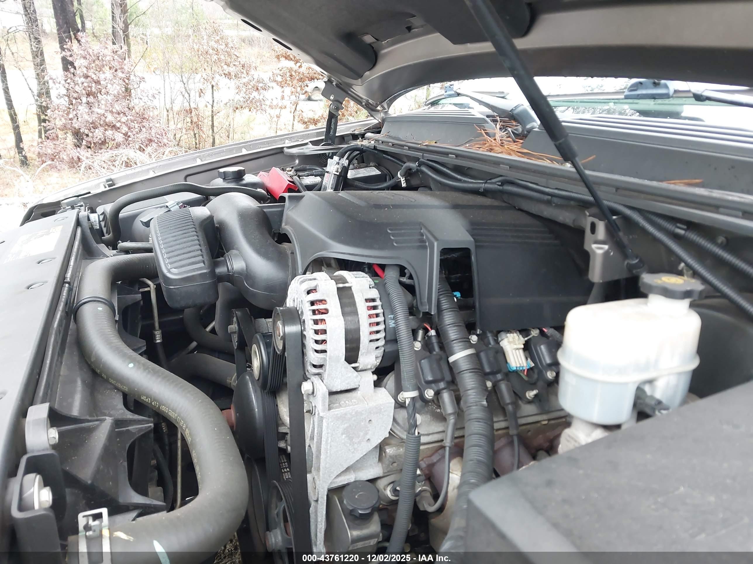 CHEVROLET SUBURBAN image 10