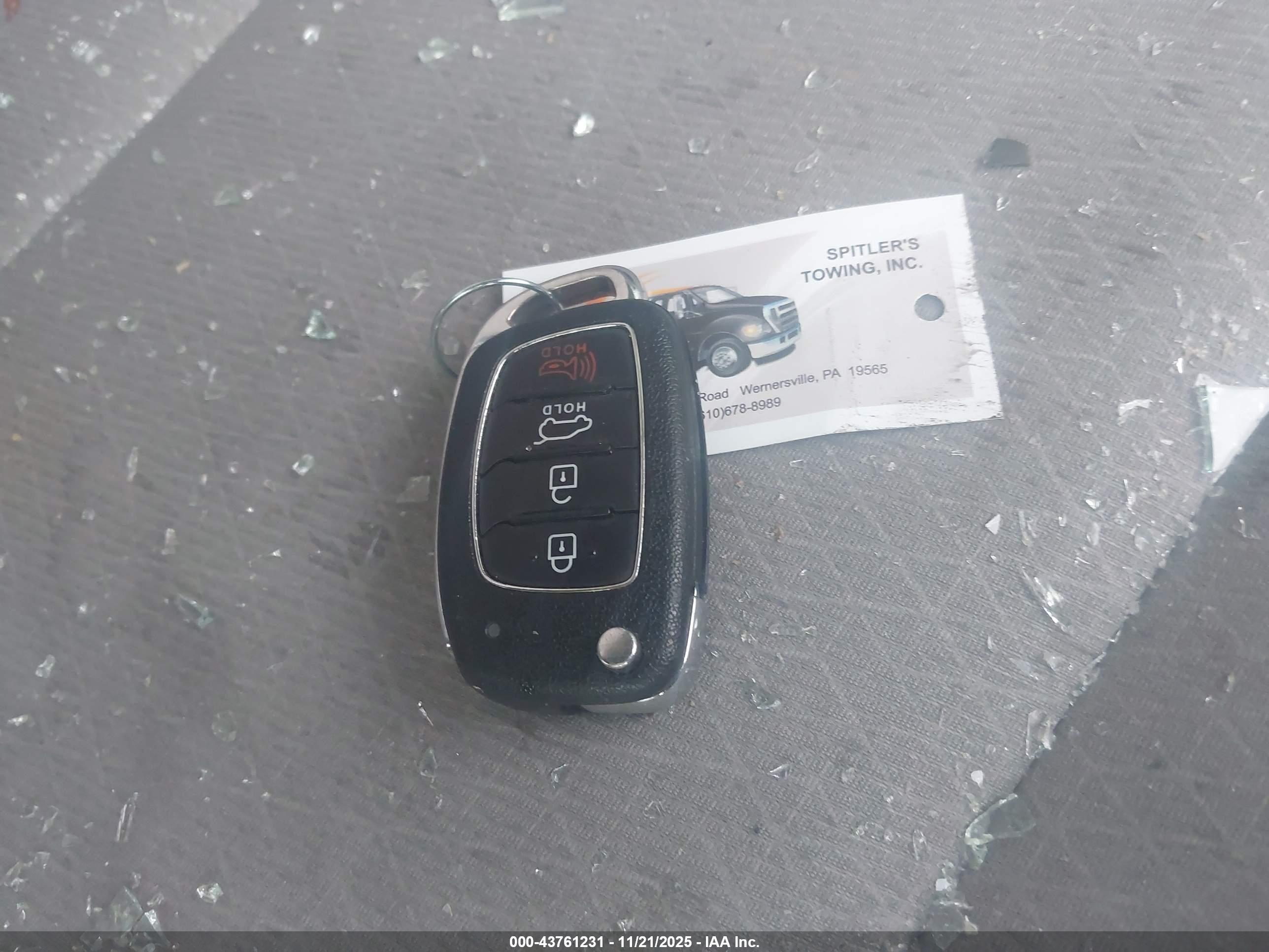 HYUNDAI TUCSON image 11