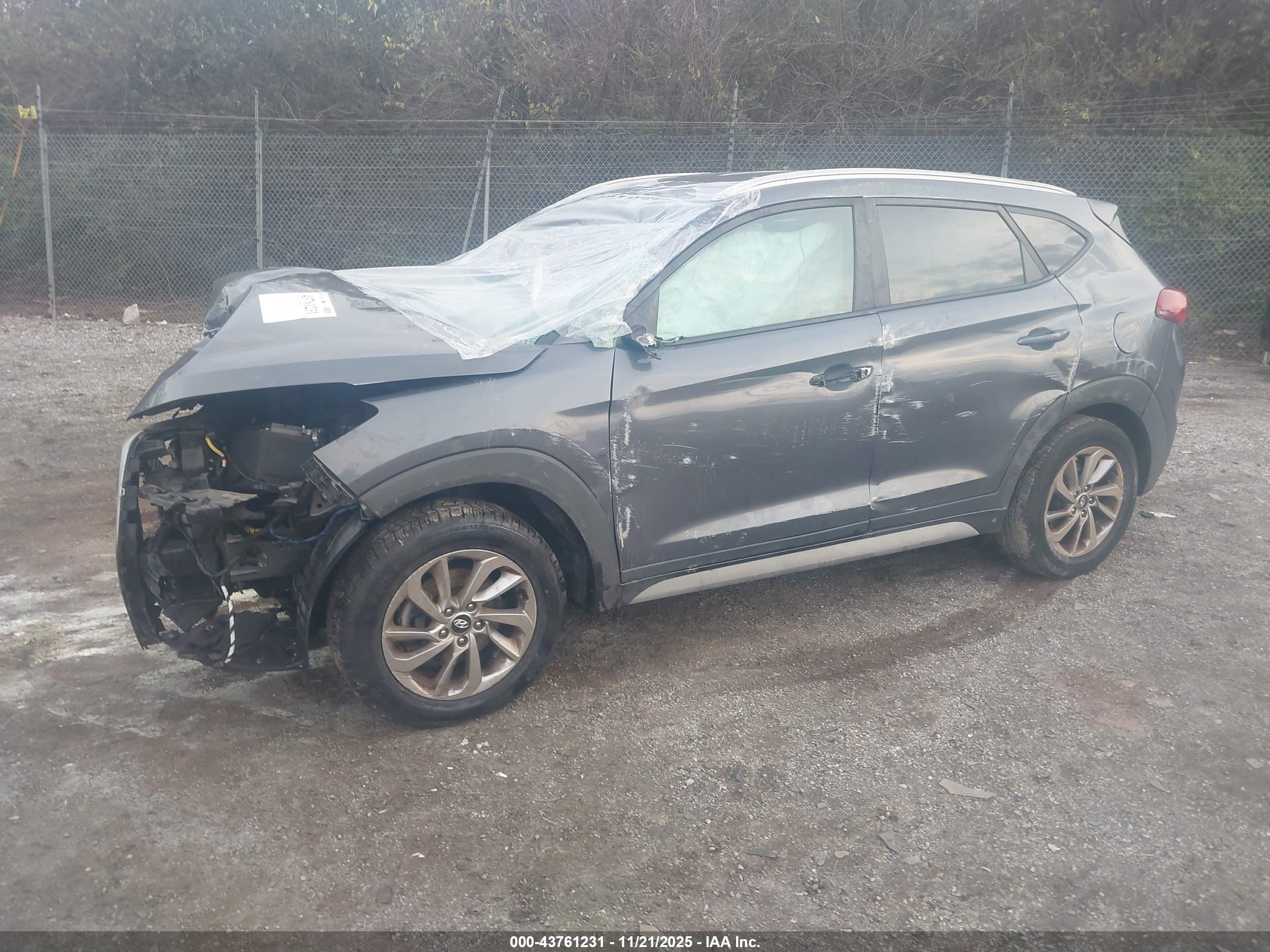 HYUNDAI TUCSON image 2