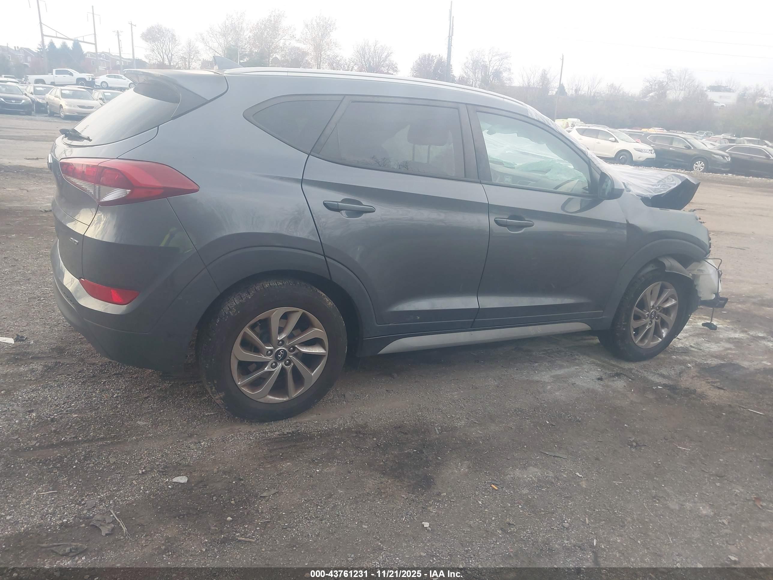 HYUNDAI TUCSON image 4