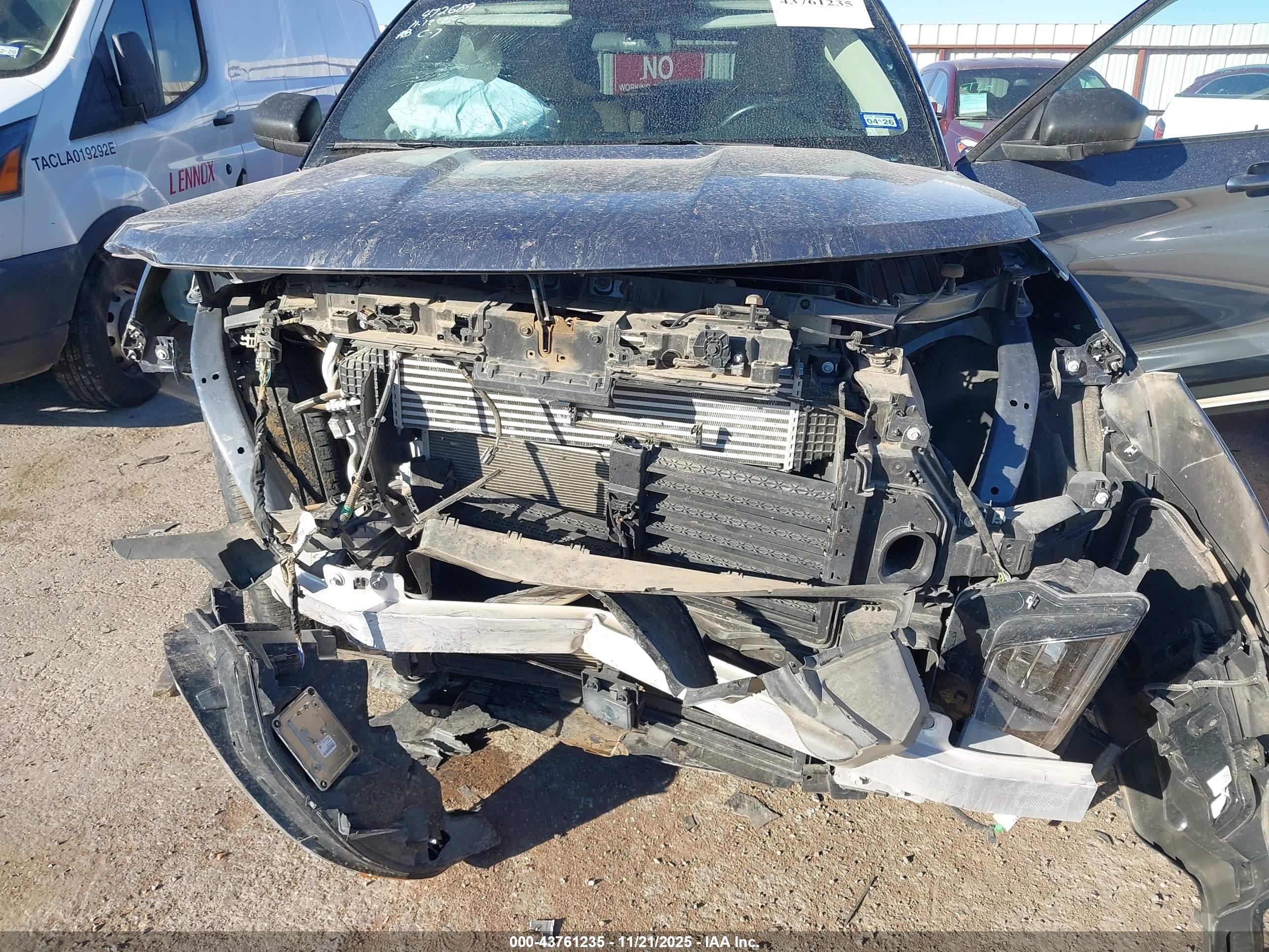 FORD EXPLORER image 6