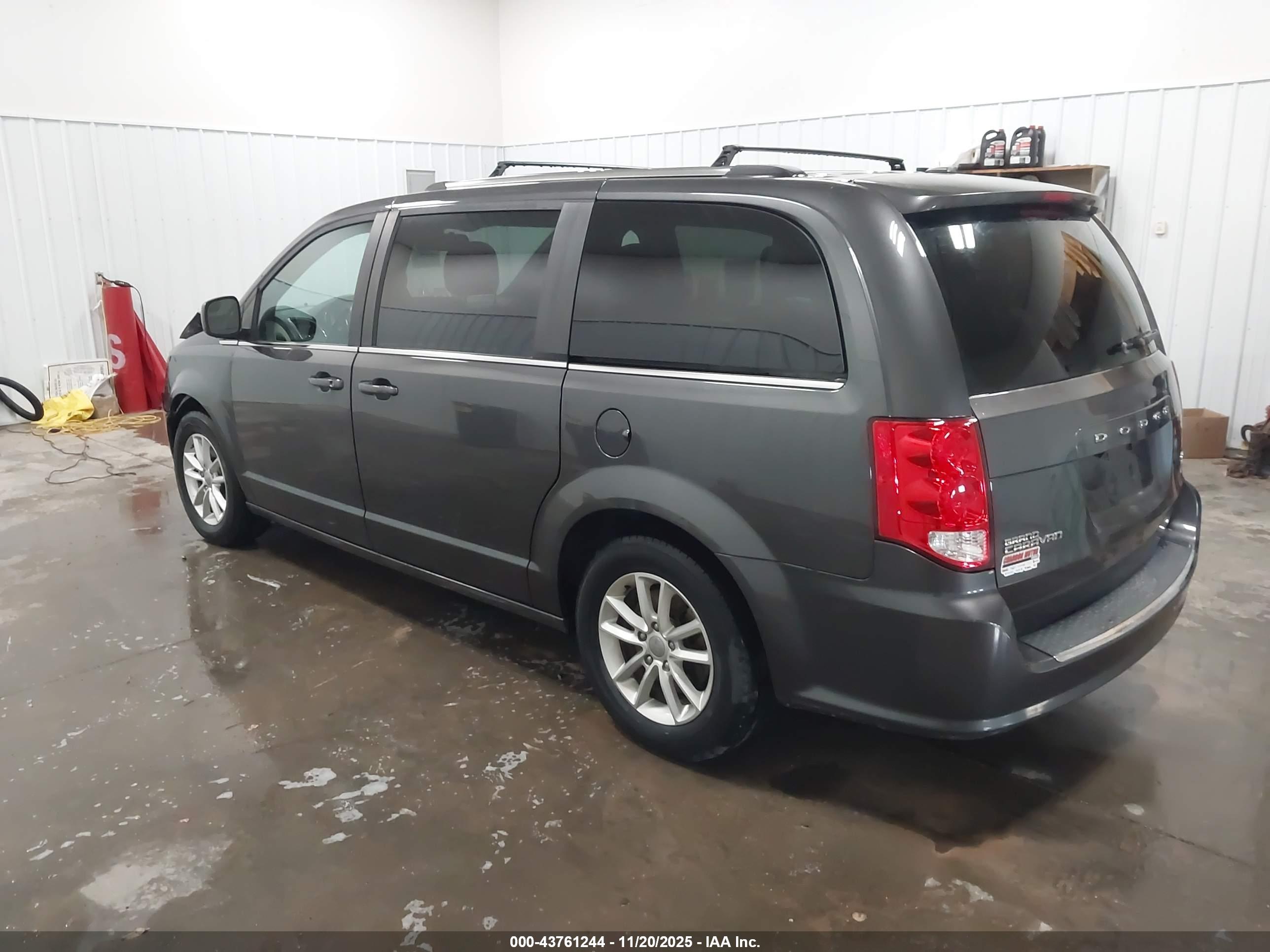 DODGE GRAND image 3