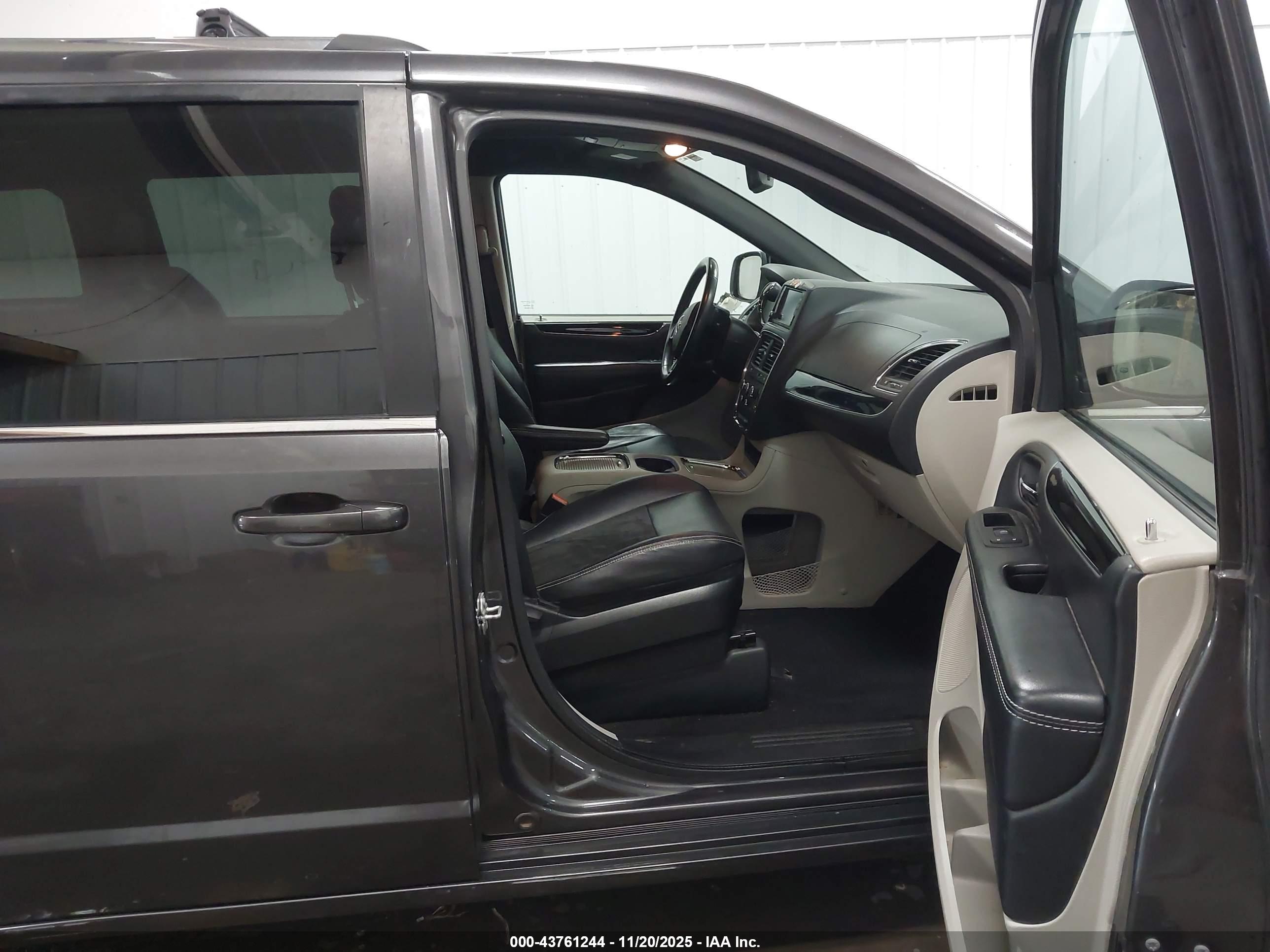 DODGE GRAND image 5