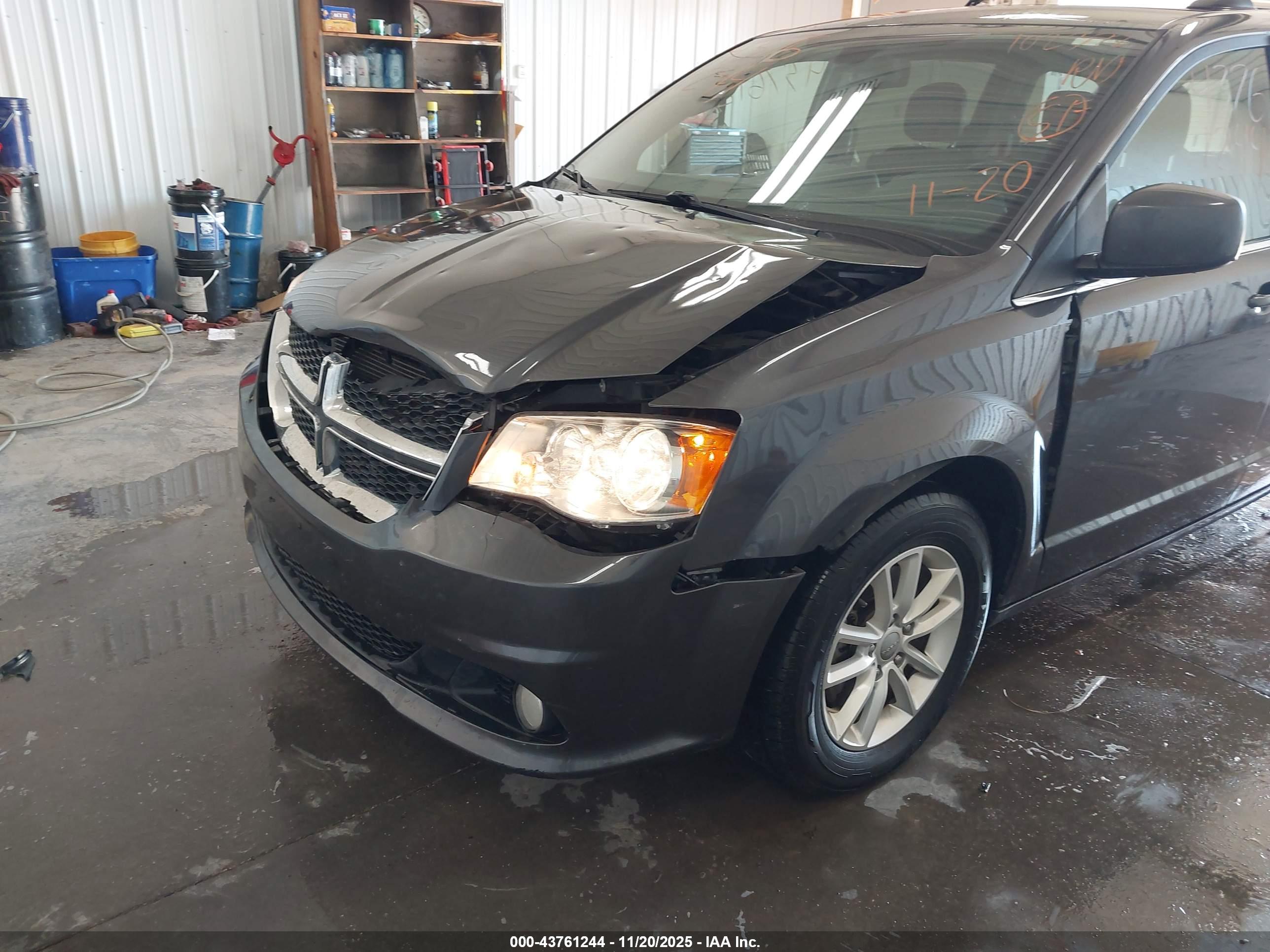 DODGE GRAND image 6