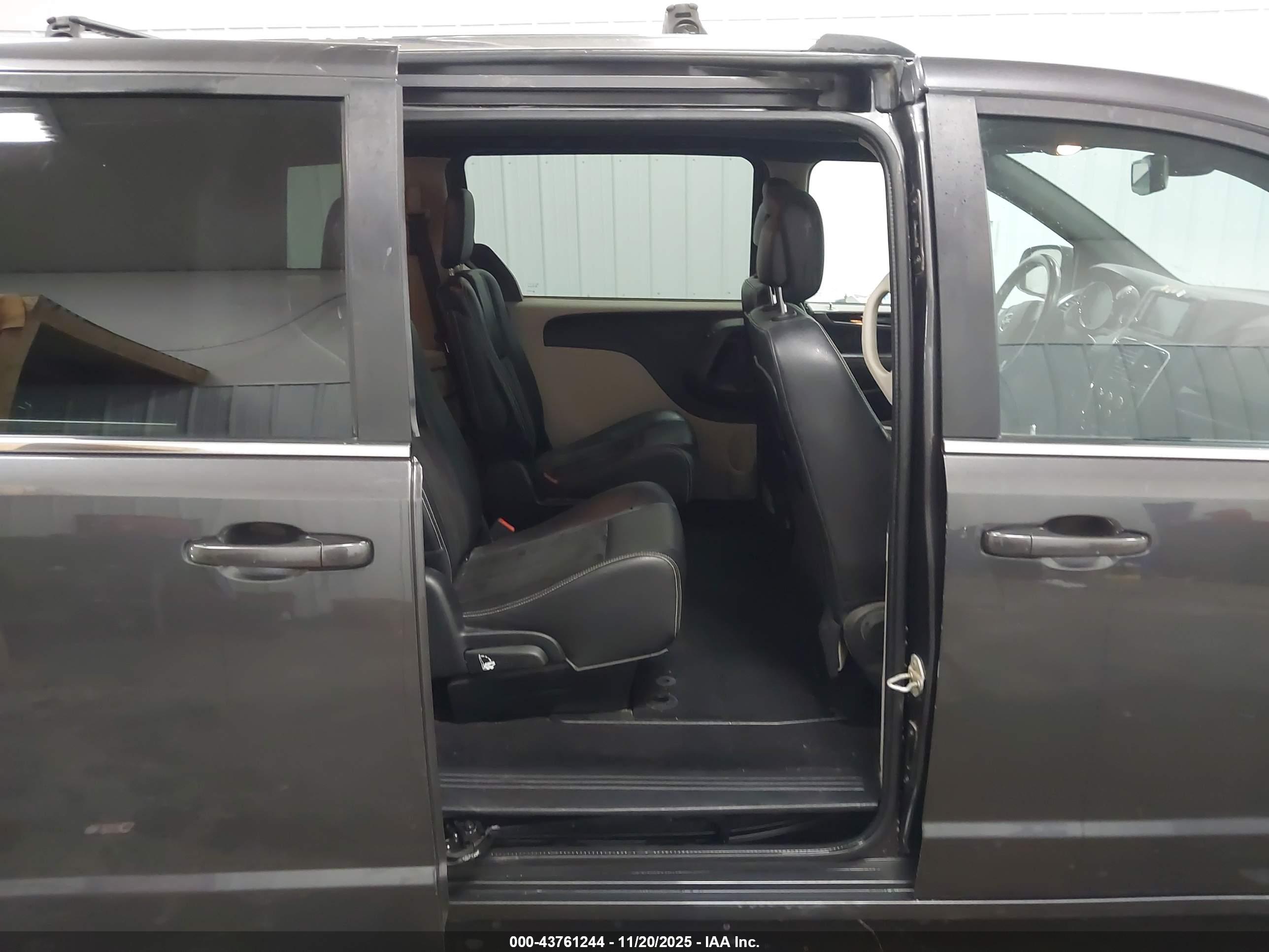 DODGE GRAND image 8