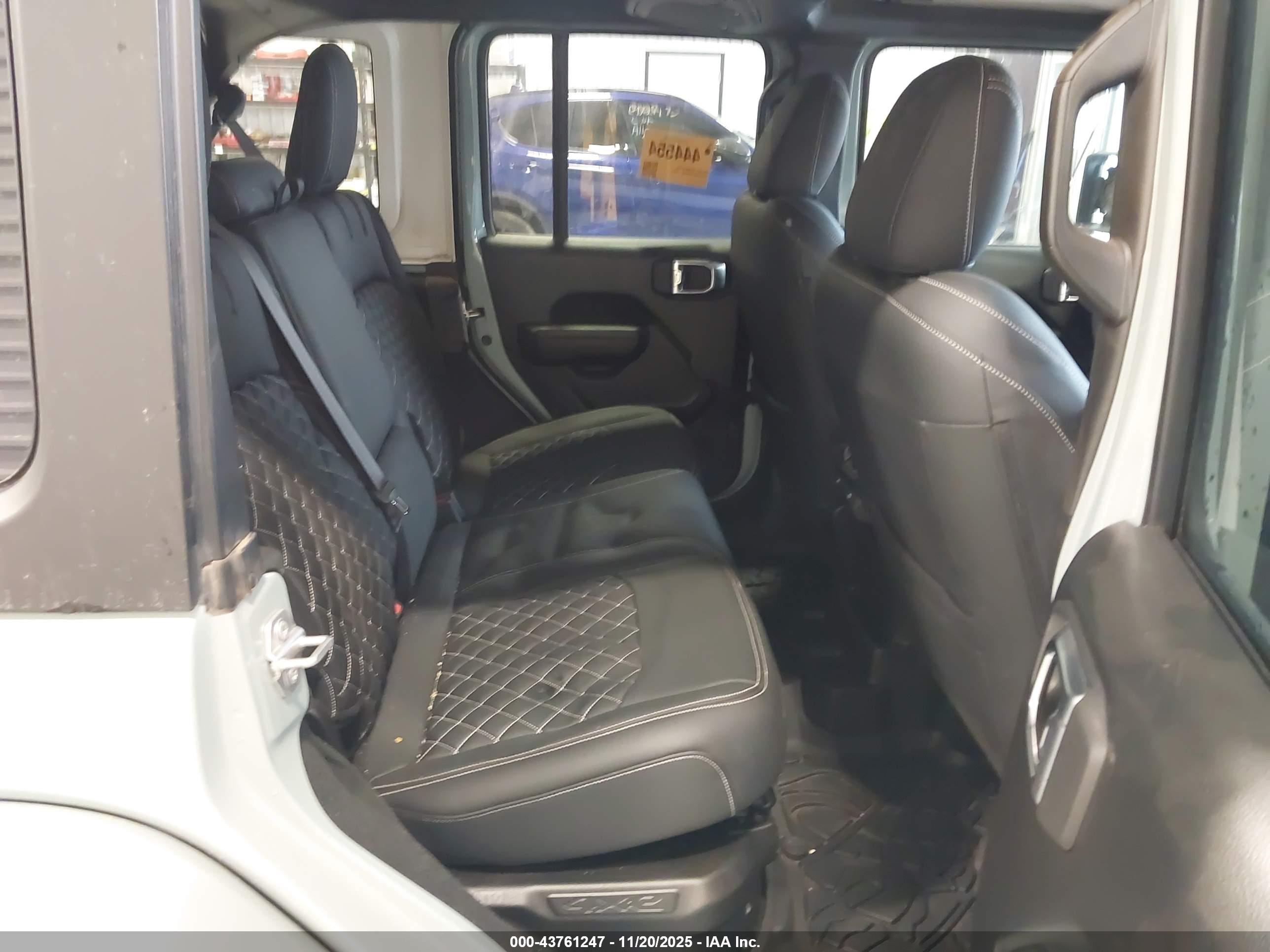 JEEP WRANGLER image 8