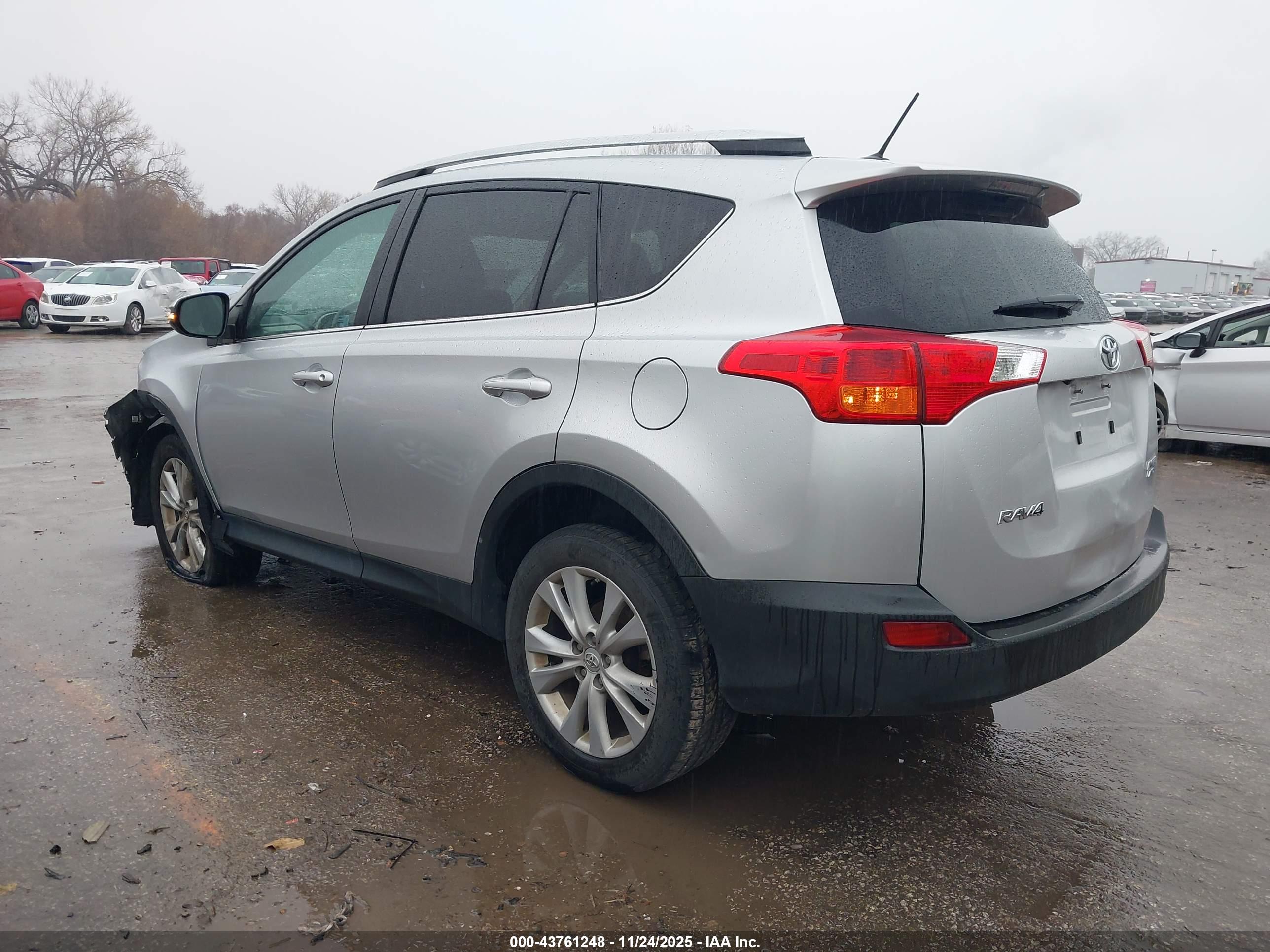 TOYOTA RAV4 image 3