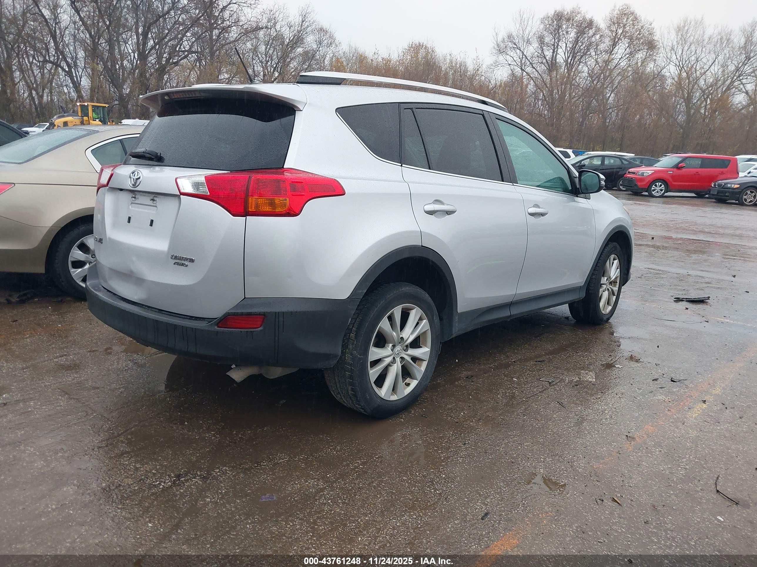 TOYOTA RAV4 image 4