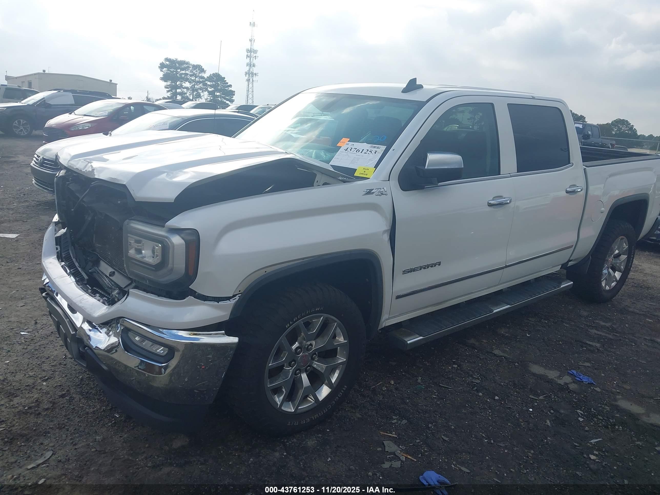 GMC SIERRA image 2
