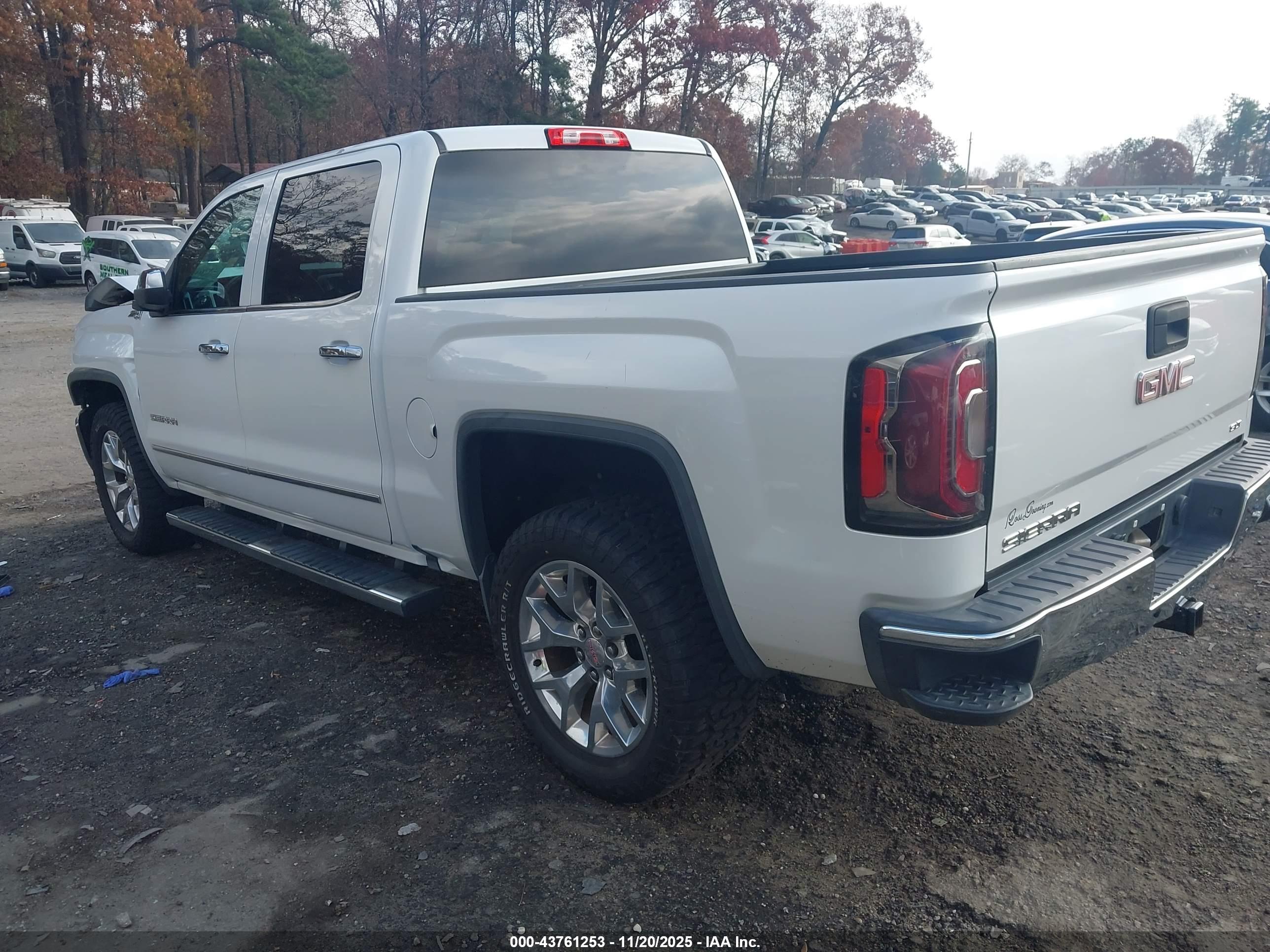 GMC SIERRA image 3