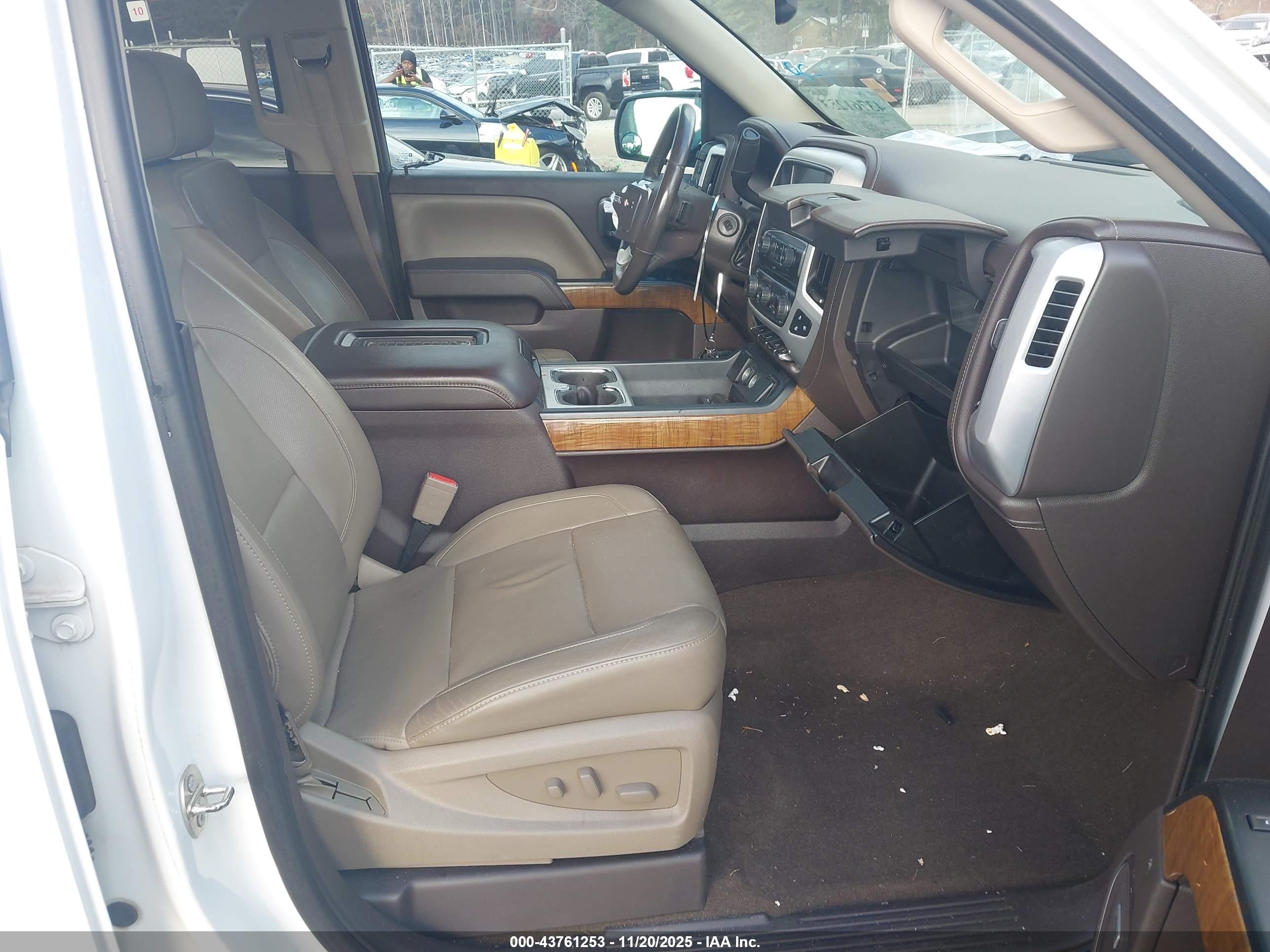 GMC SIERRA image 5