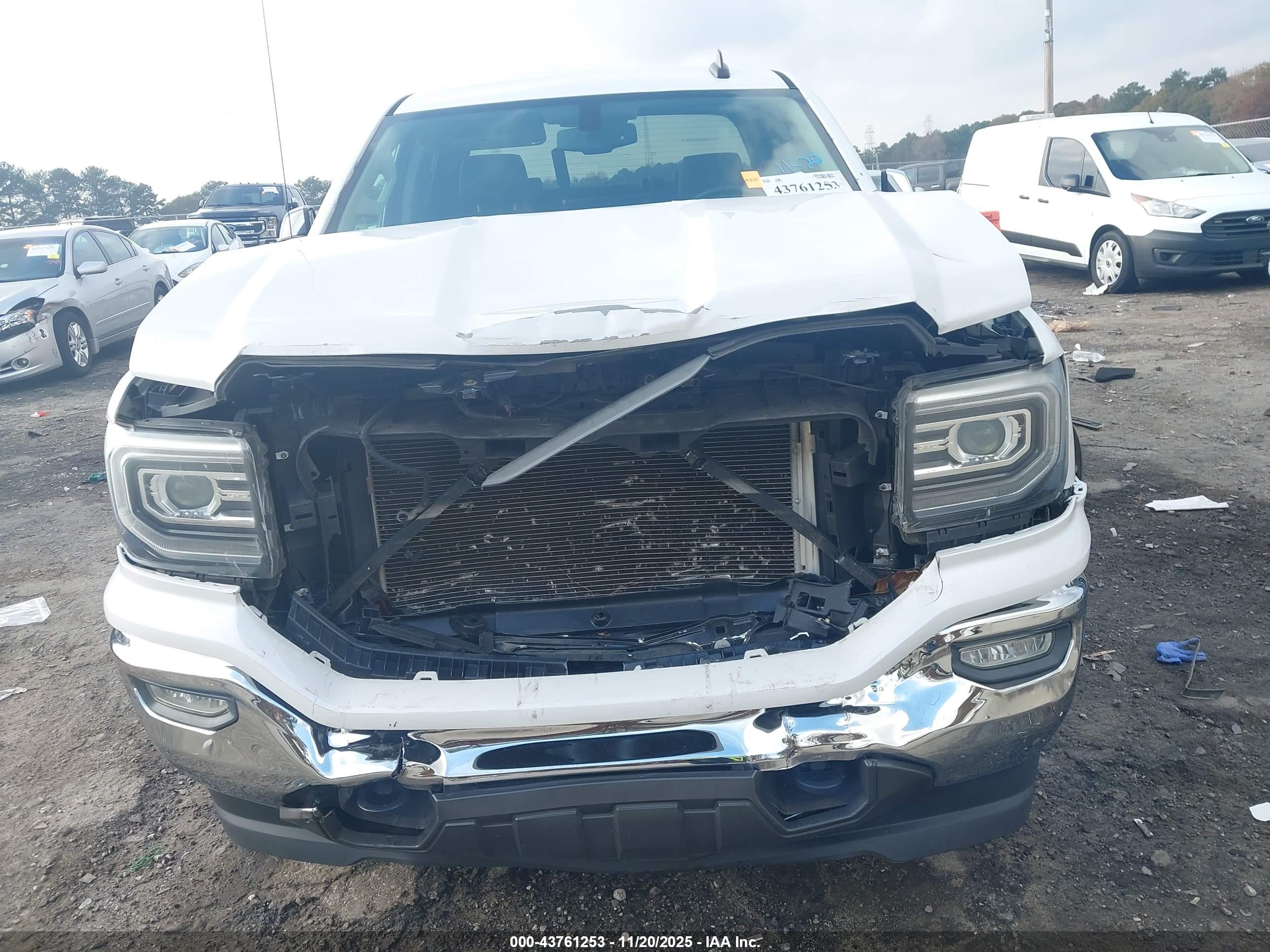 GMC SIERRA image 6