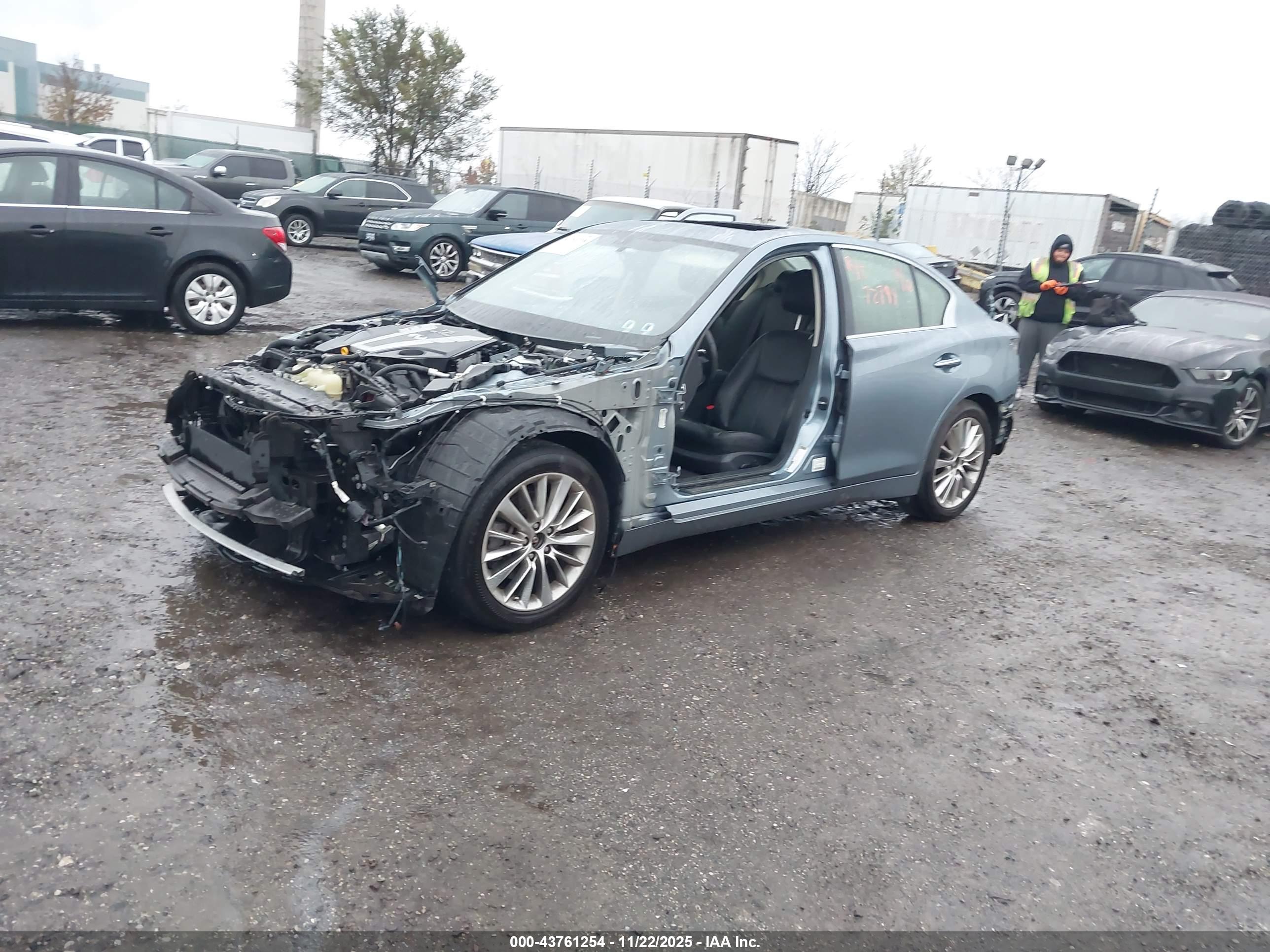 INFINITI Q50 image 2