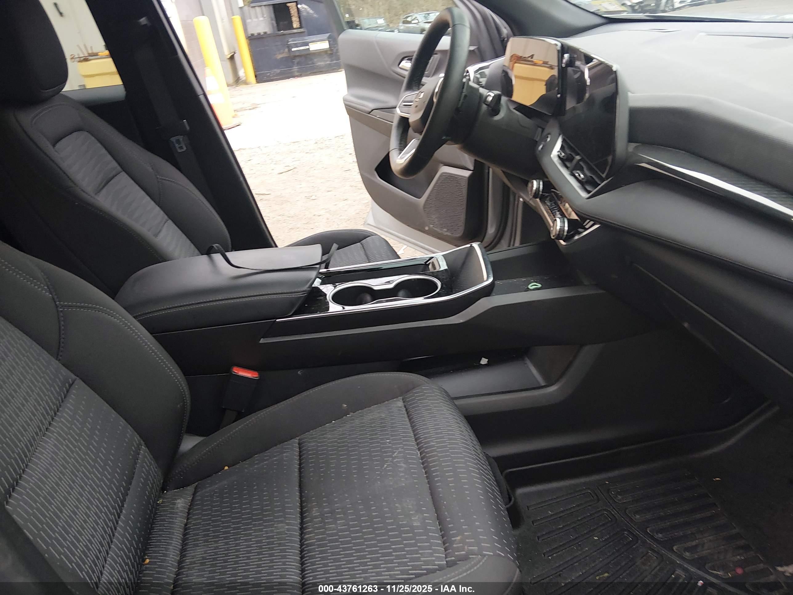 CHEVROLET EQUINOX image 5