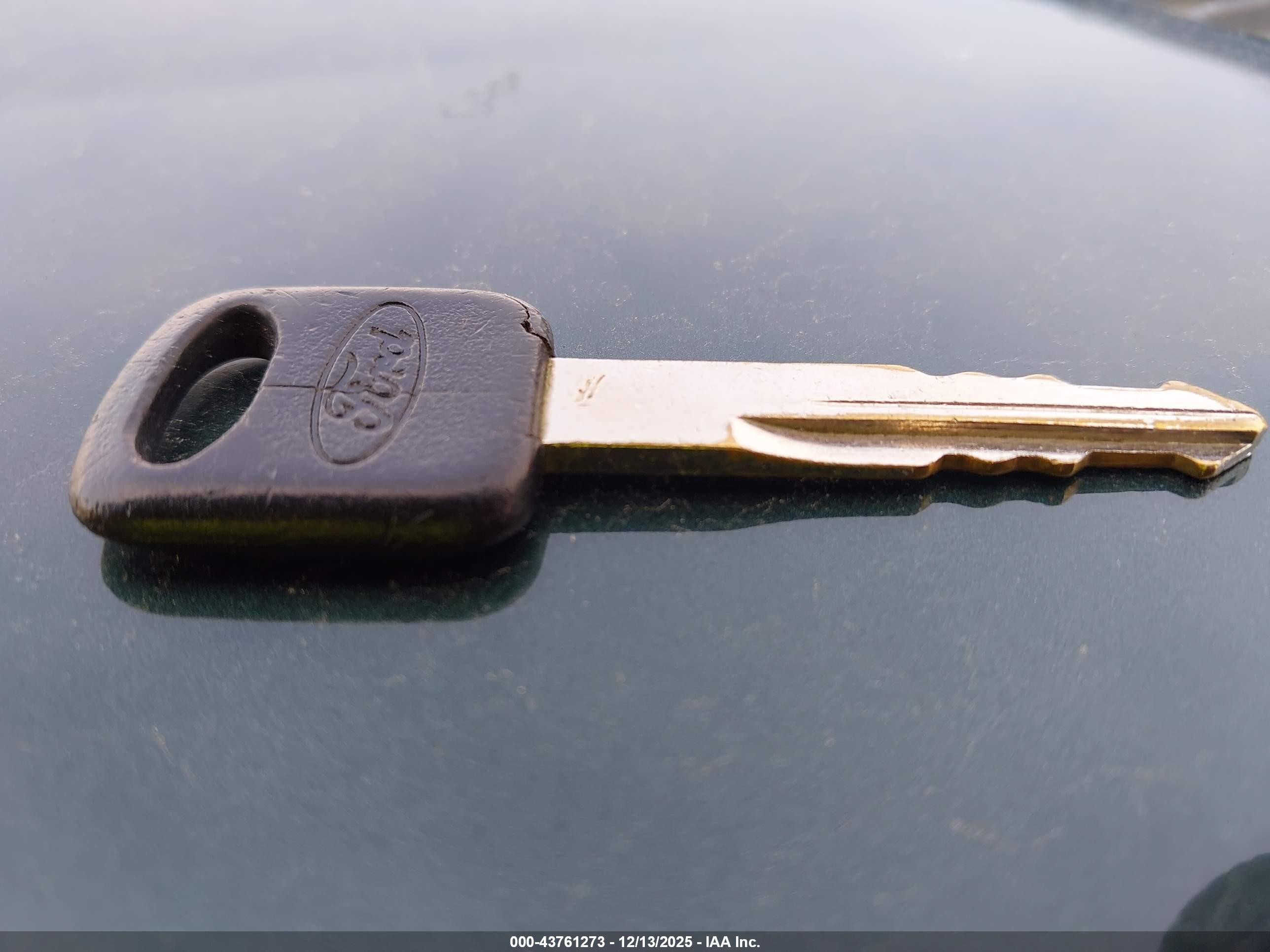 FORD E-350 image 11